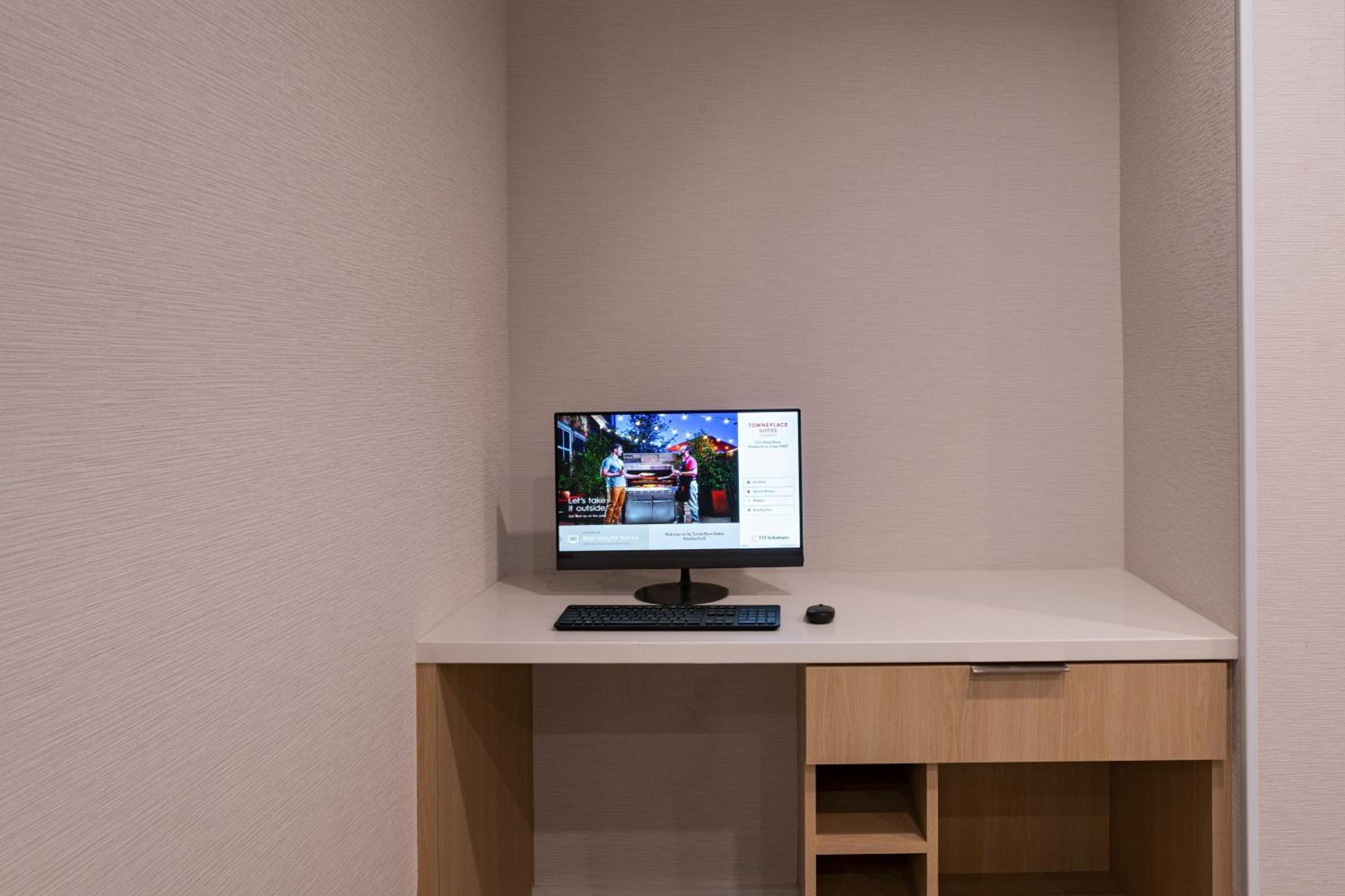 Weatherford Vacations - TownePlace Suites by Marriott Weatherford - Property Image 12