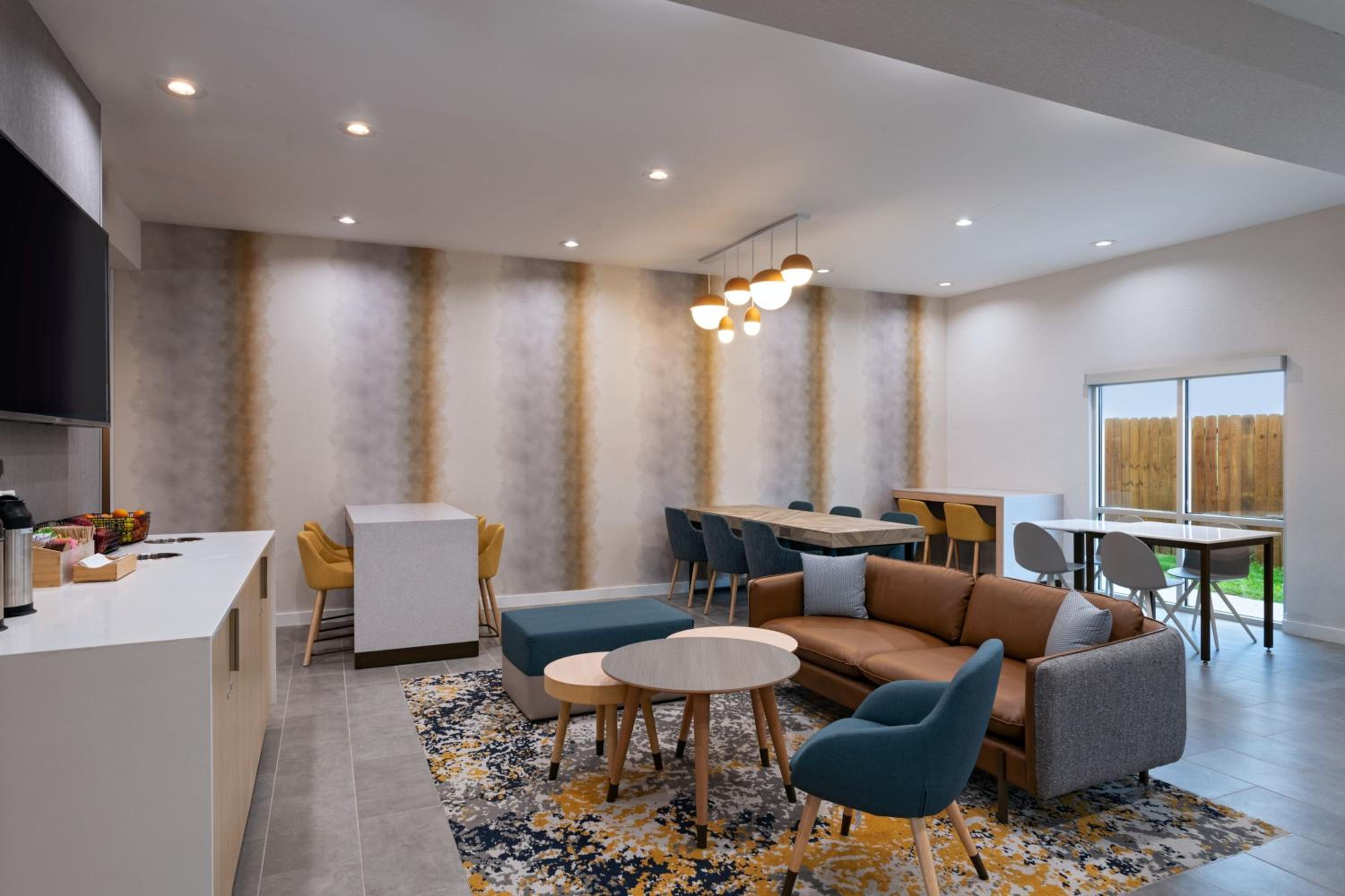 Weatherford Vacations - TownePlace Suites by Marriott Weatherford - Property Image 10