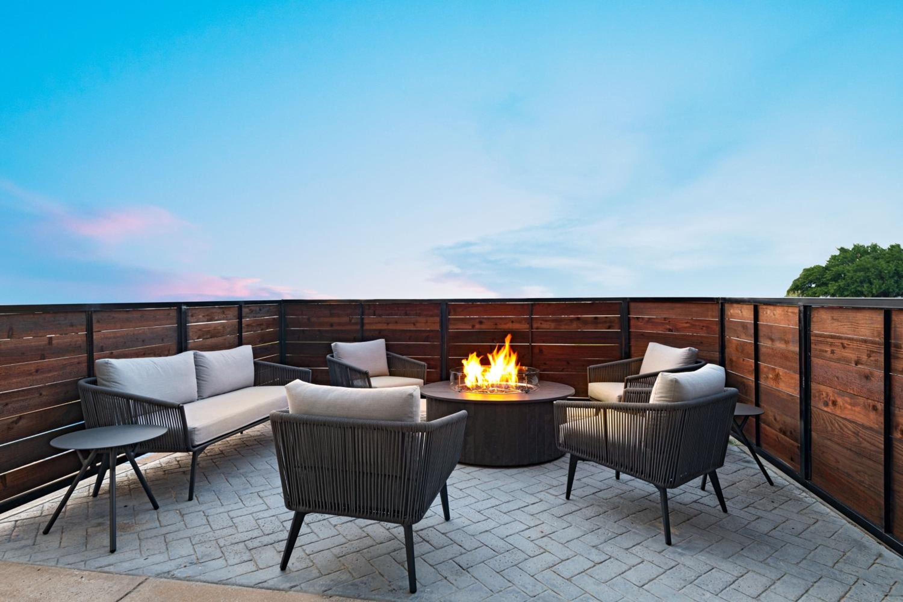 Weatherford Vacations - TownePlace Suites by Marriott Weatherford - Property Image 8