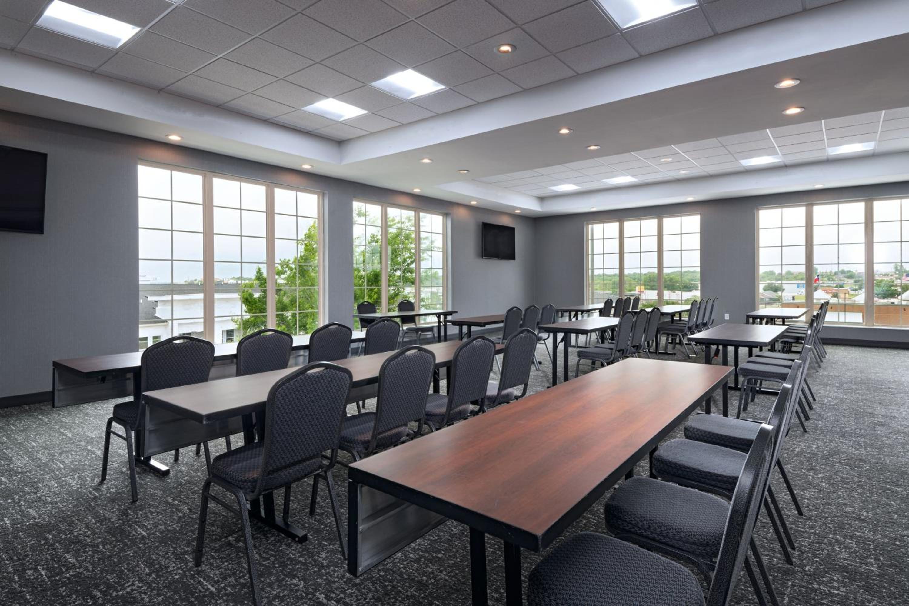 Weatherford Vacations - TownePlace Suites by Marriott Weatherford - Property Image 3