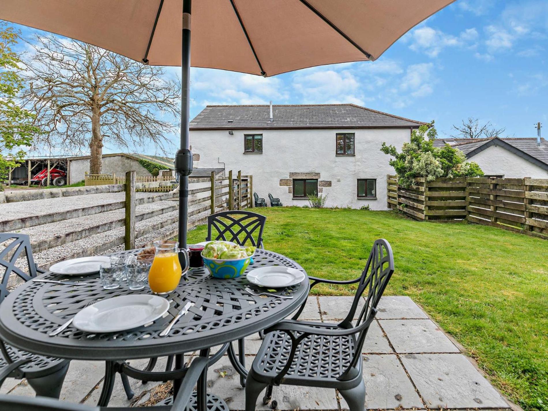 2 Bed in Camborne oc-oldmm view 3