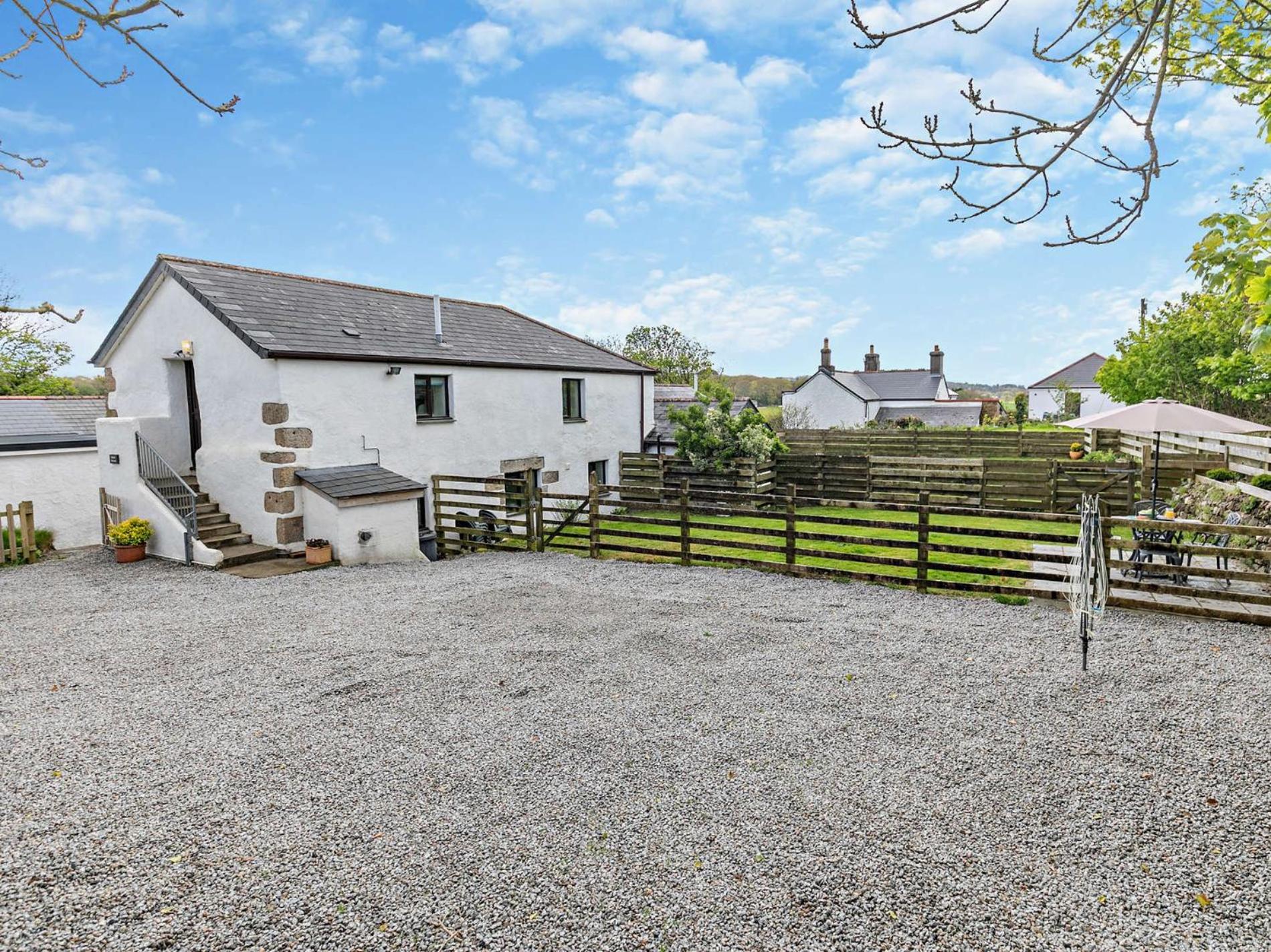 2 Bed in Camborne oc-oldmm view 2