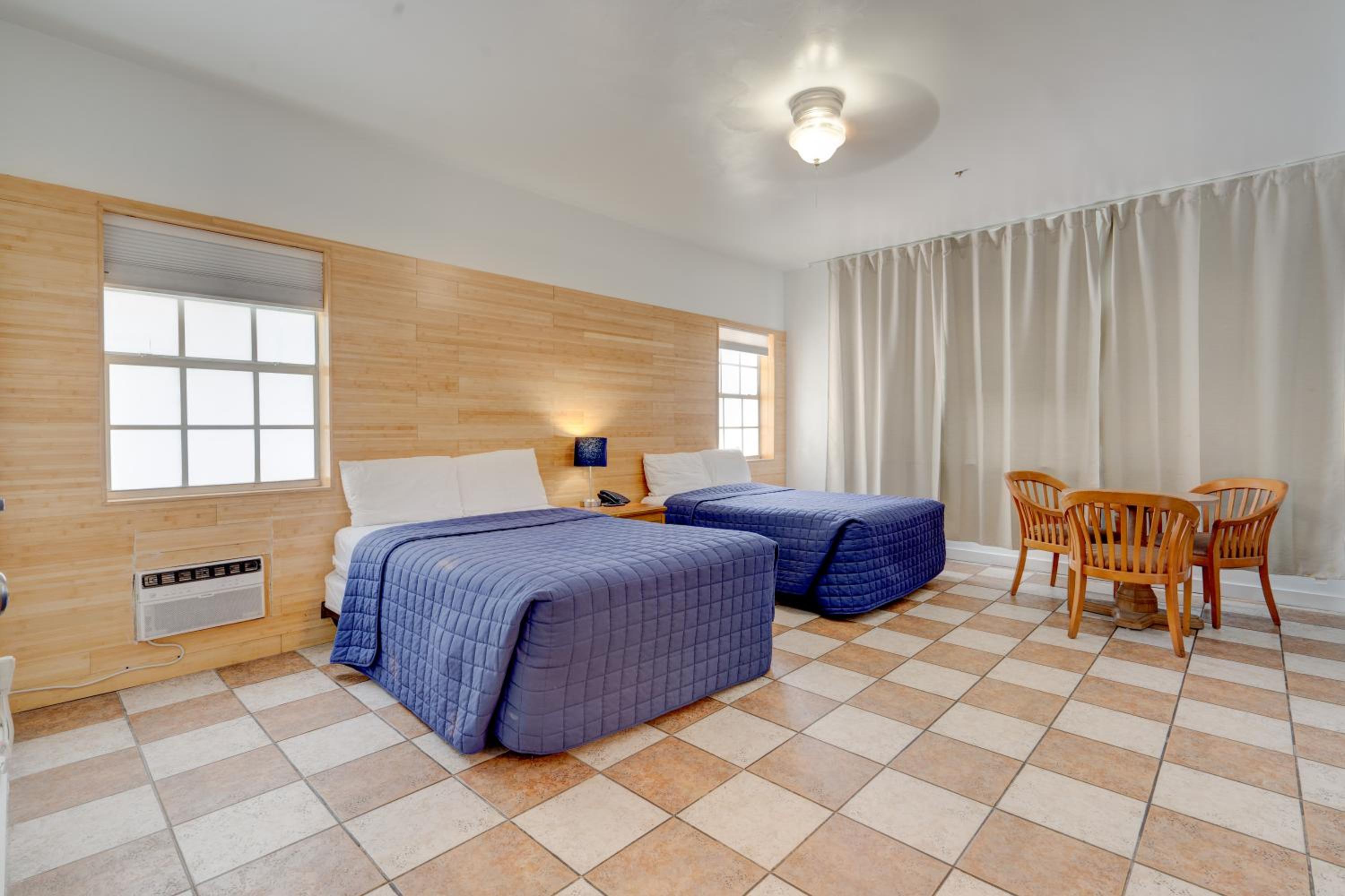 James Hotel