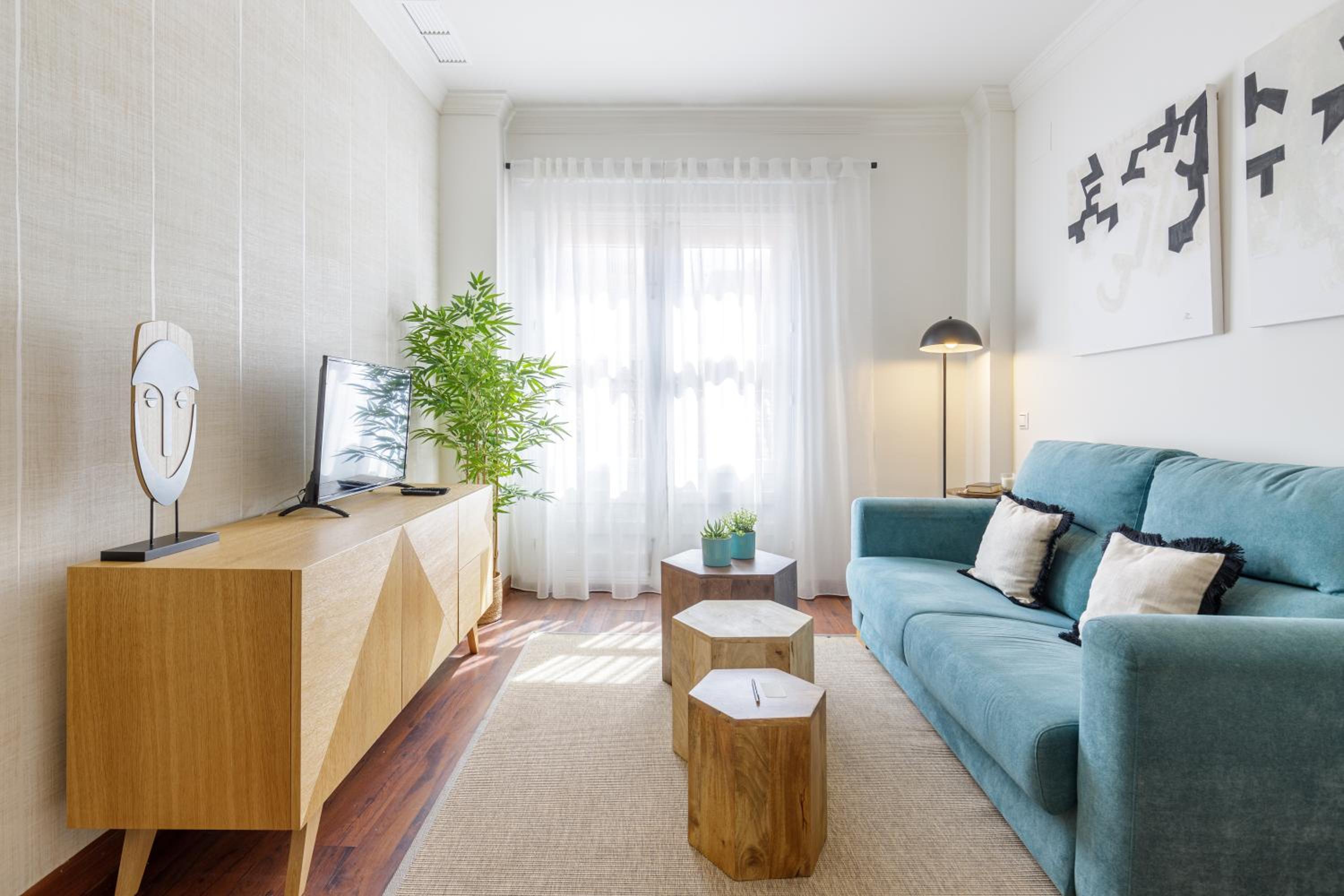 Alameda XI Boutique Apartment by Caleta Homes