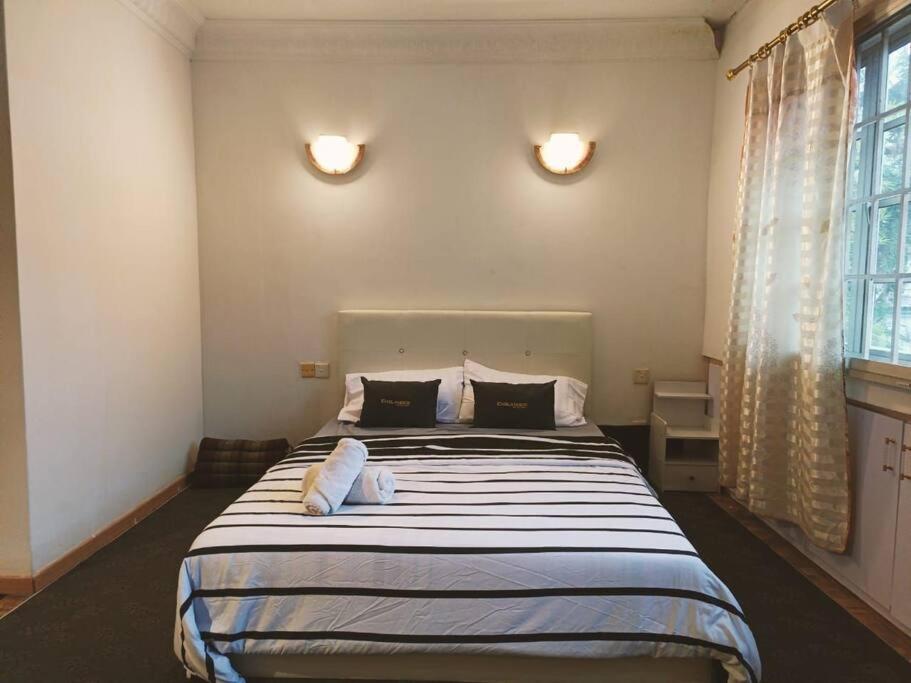 Hill Top 2StoreyHouse BktAntarabangsa,Free Unlimited Parking view 3