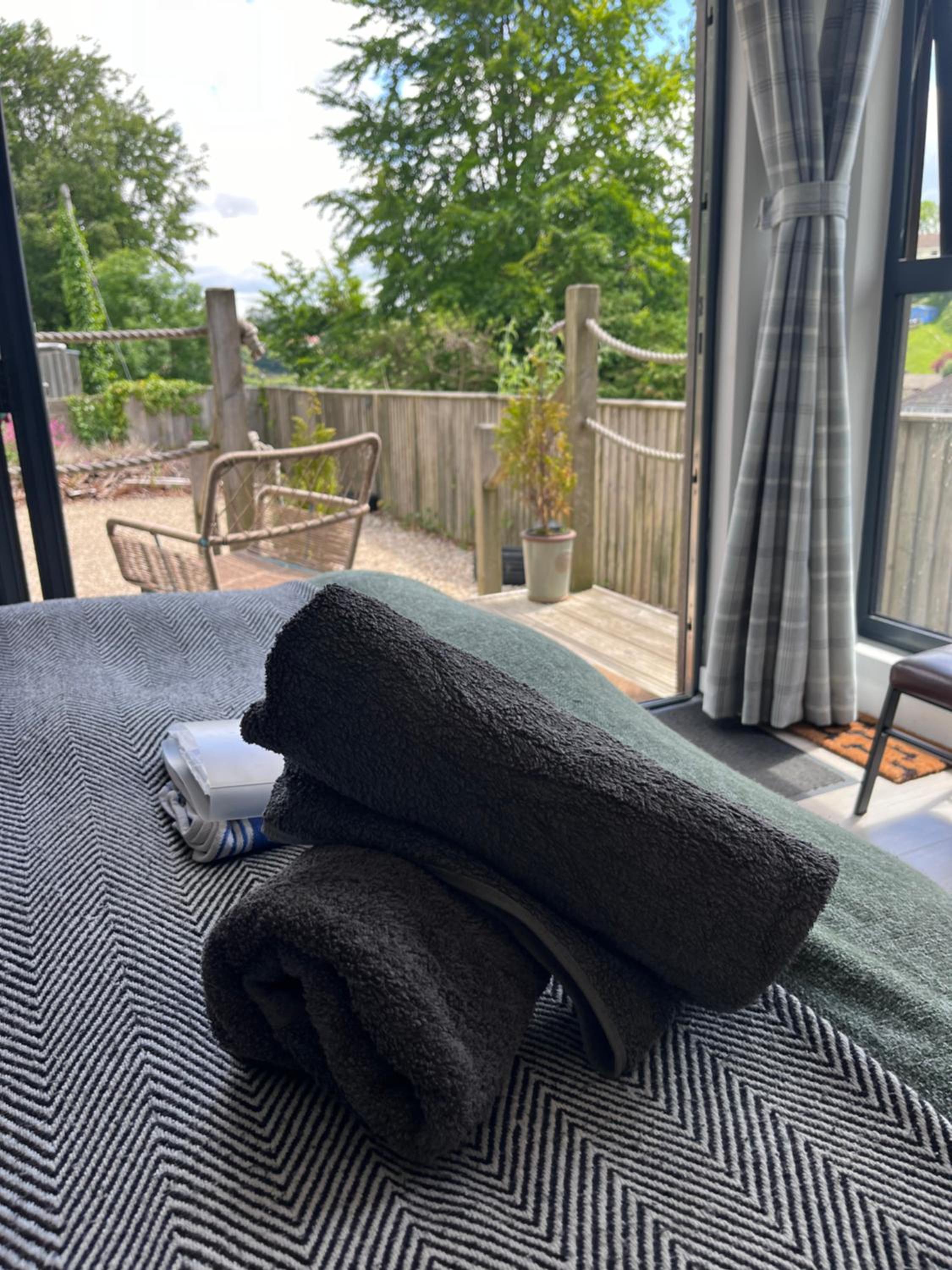 Escape Pod in Devon, 5 mins from beach + parking view 4