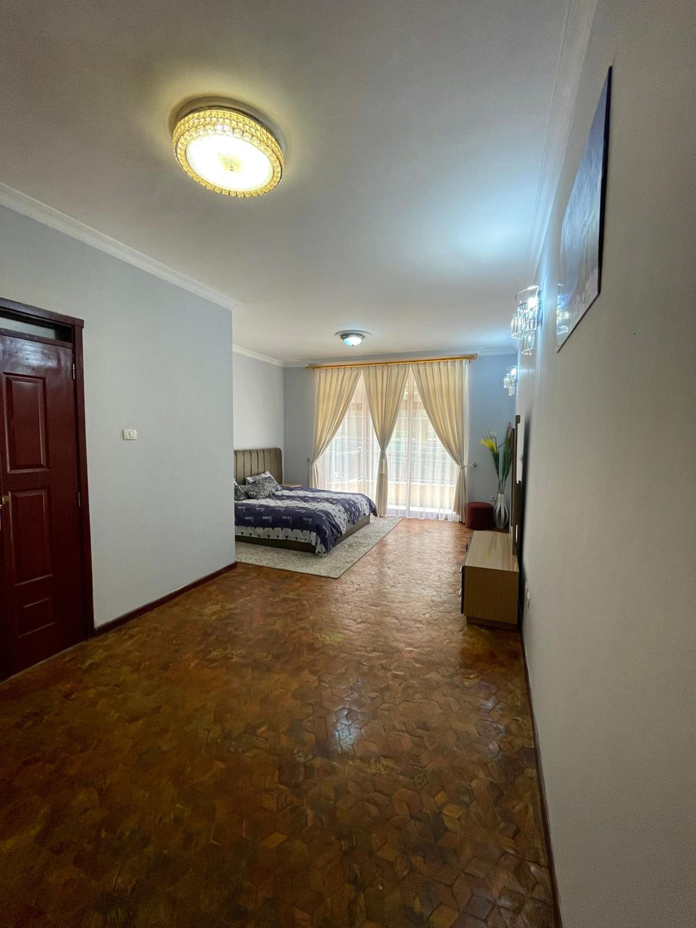 DELUXE Specious Home in a Beautiful Neighborhood