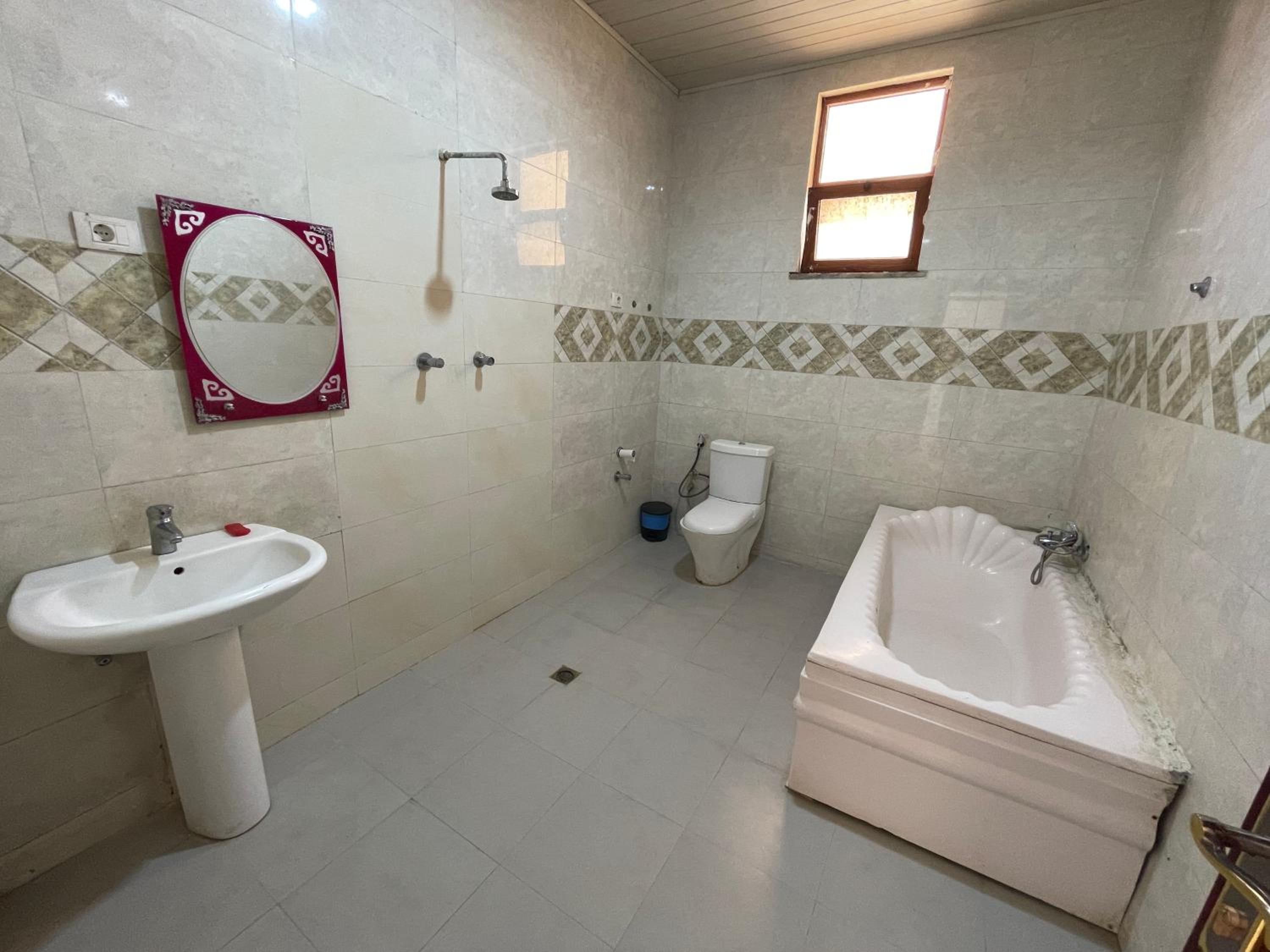 DELUXE Specious Home in a Beautiful Neighborhood