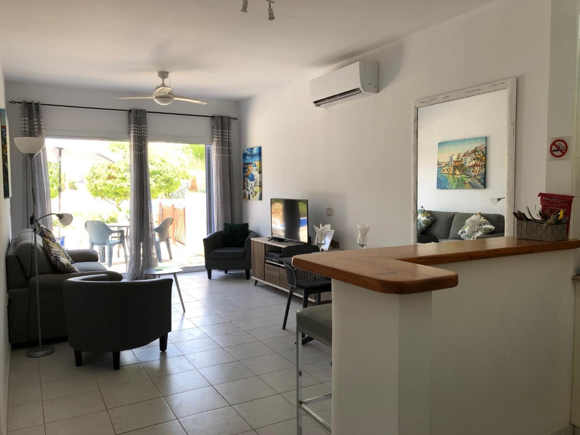 Stylish 1 bedroom apartment in Limnaria Gardens