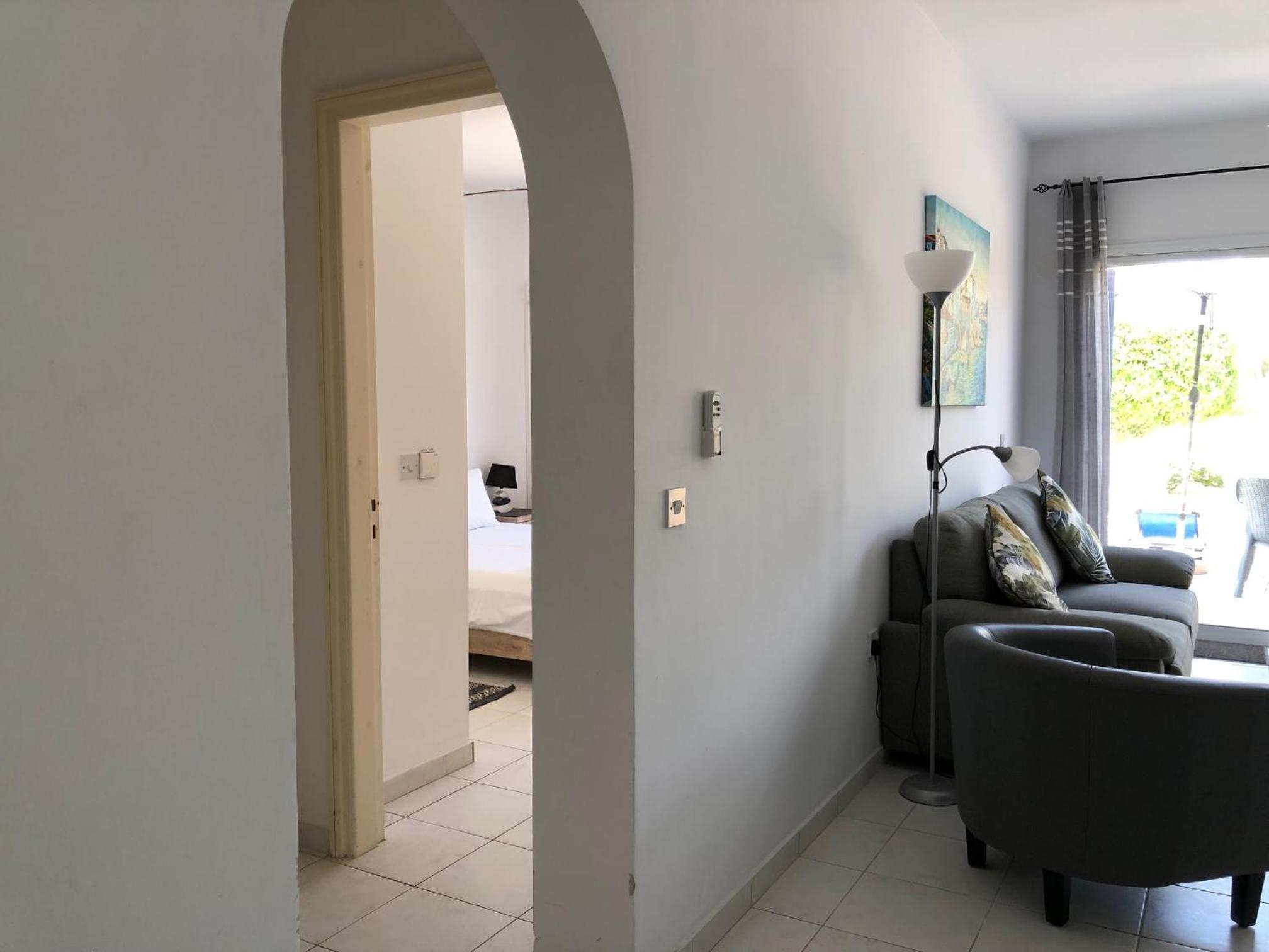 Stylish 1 bedroom apartment in Limnaria Gardens