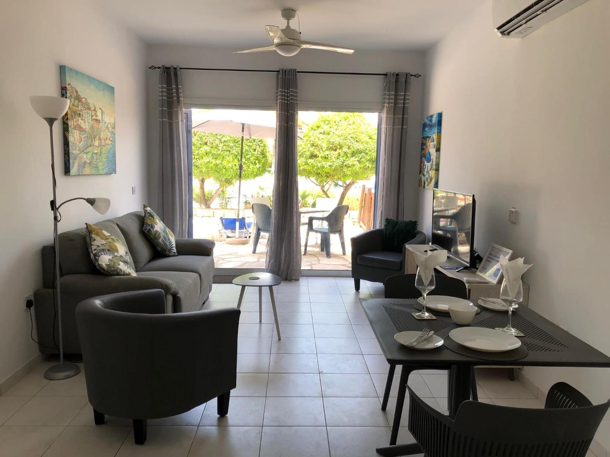 Stylish 1 bedroom apartment in Limnaria Gardens