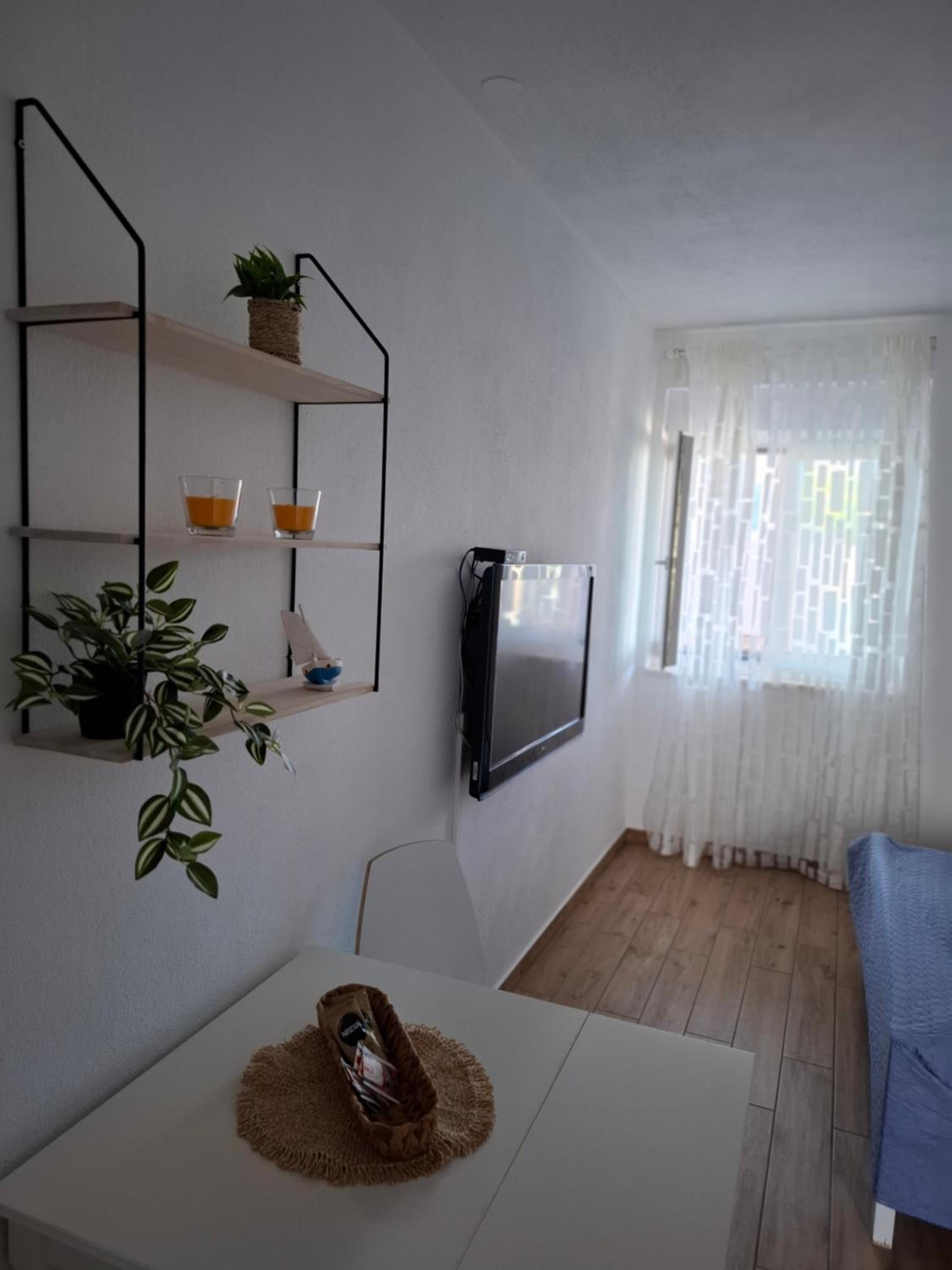 Viola Apartment & free parking view 2