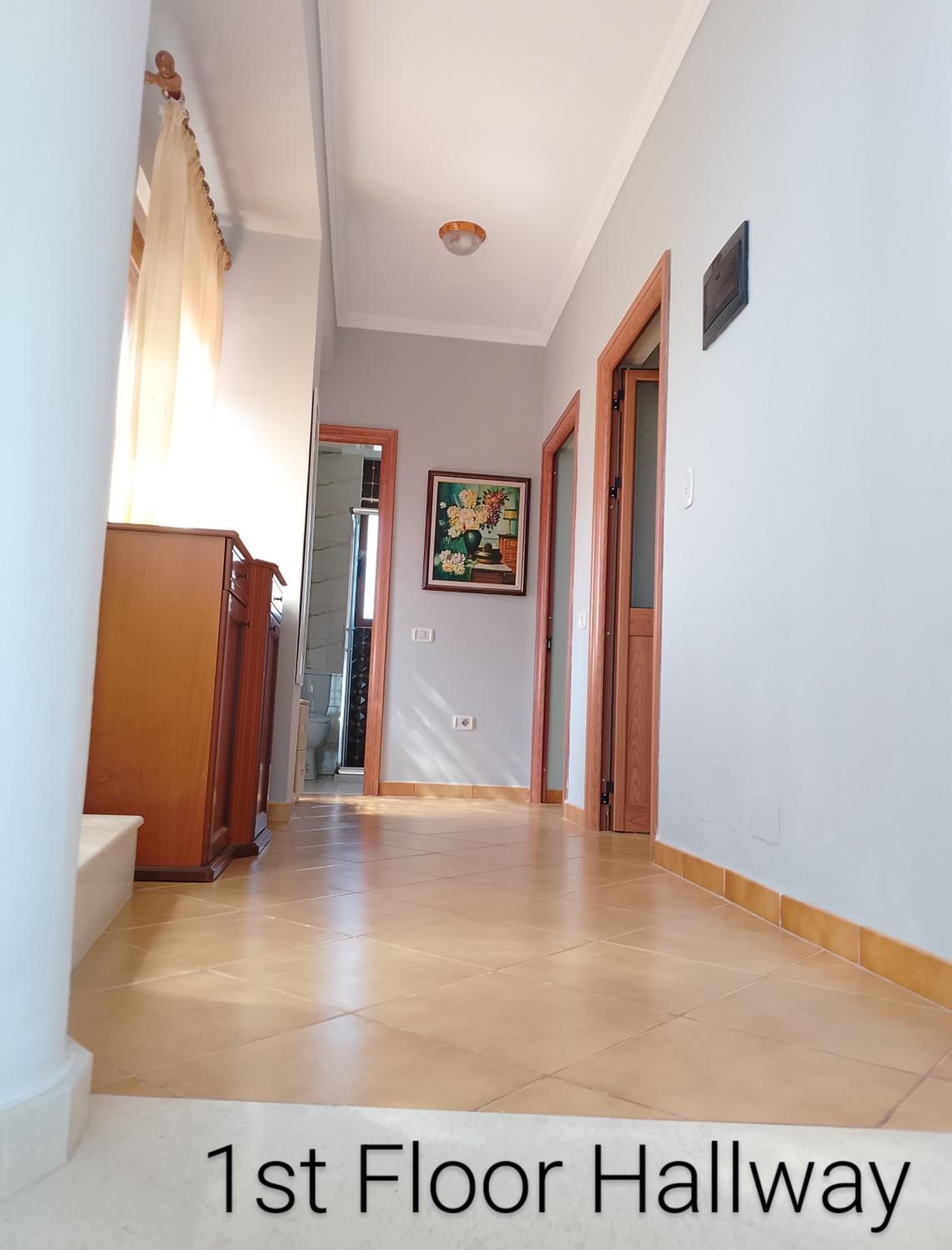 Leos Villa