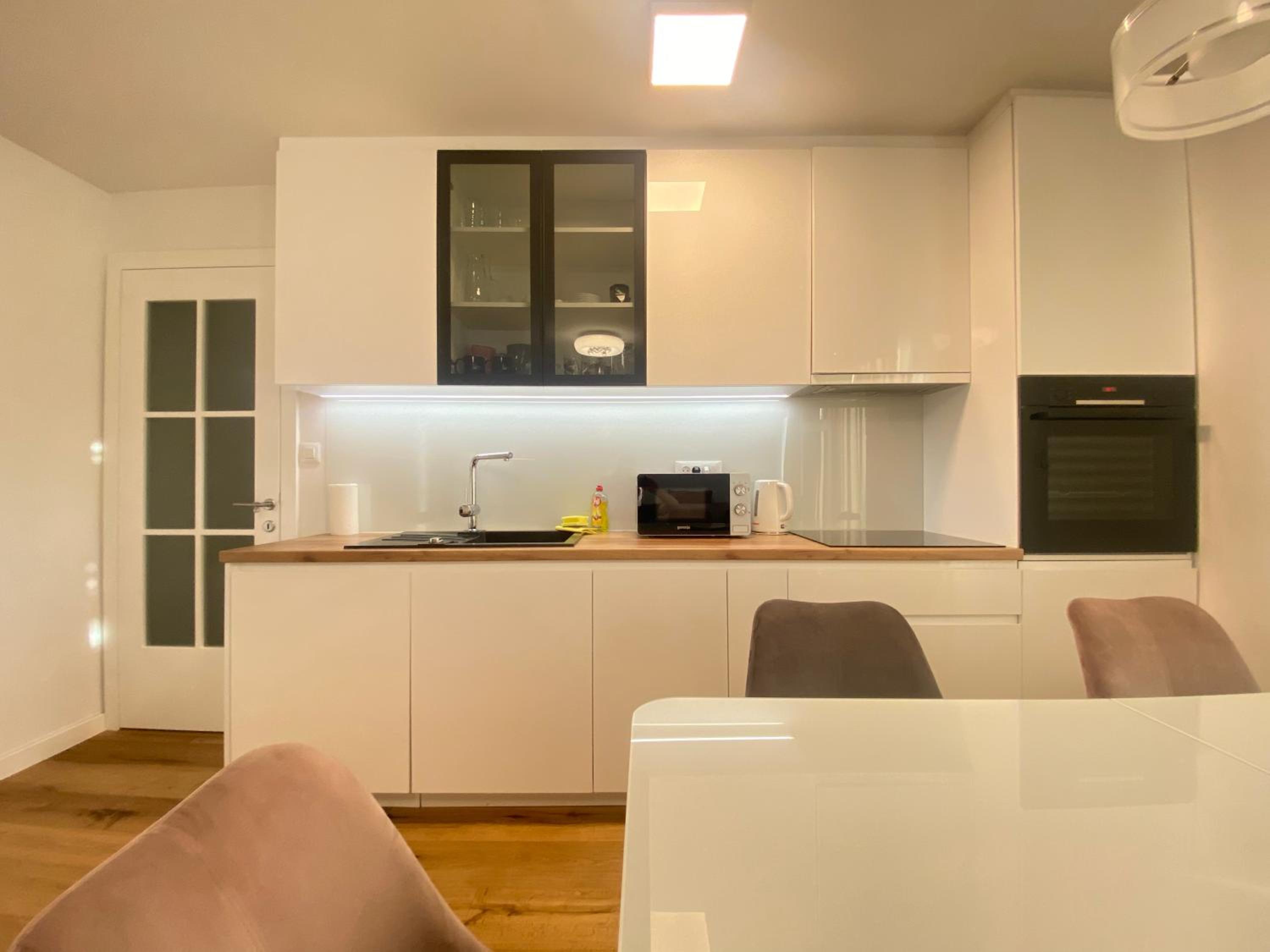 SarajHome - luxurious, Central, SmartTV, Netflix