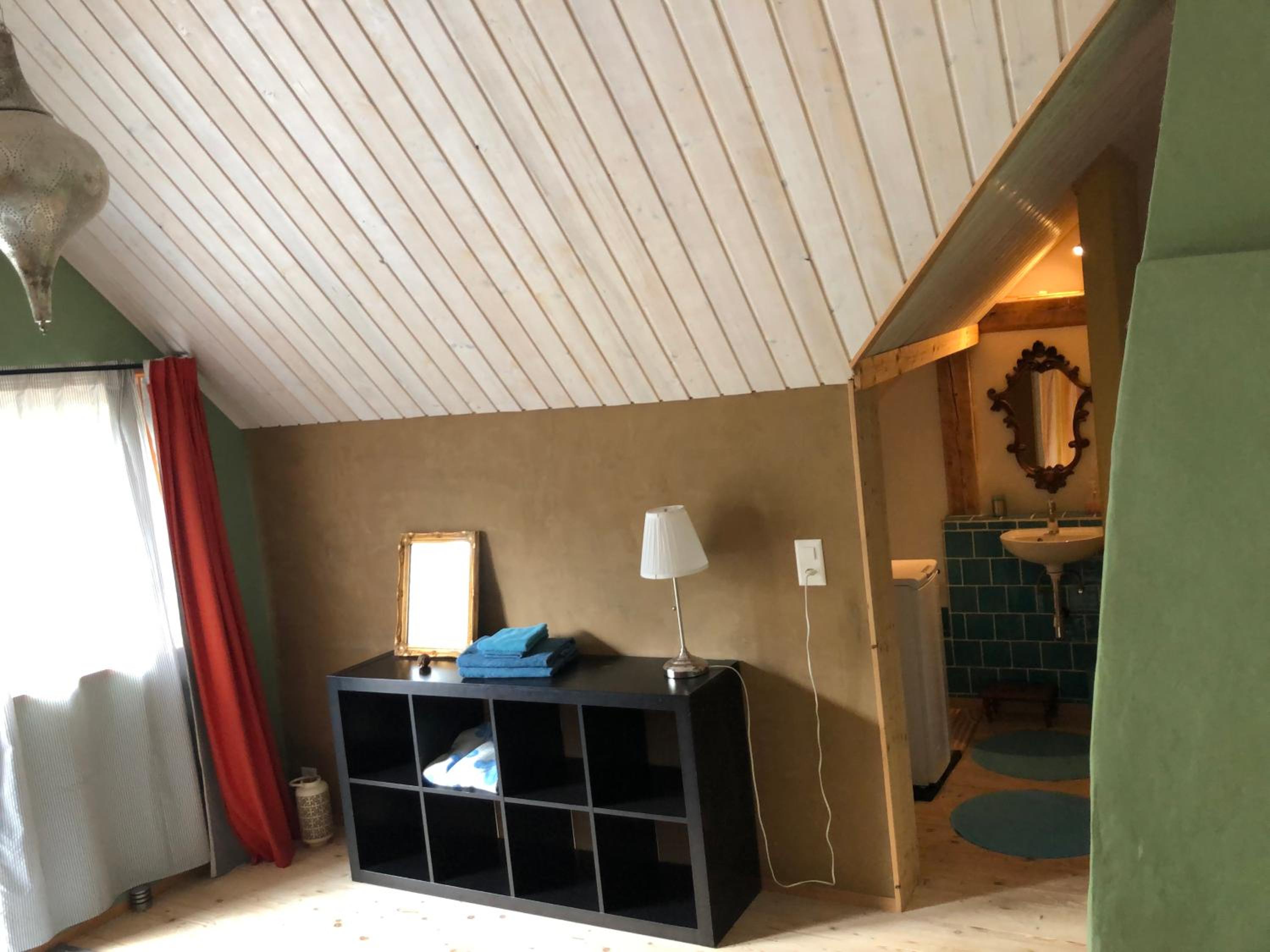 Farbige Wohnung Zentral