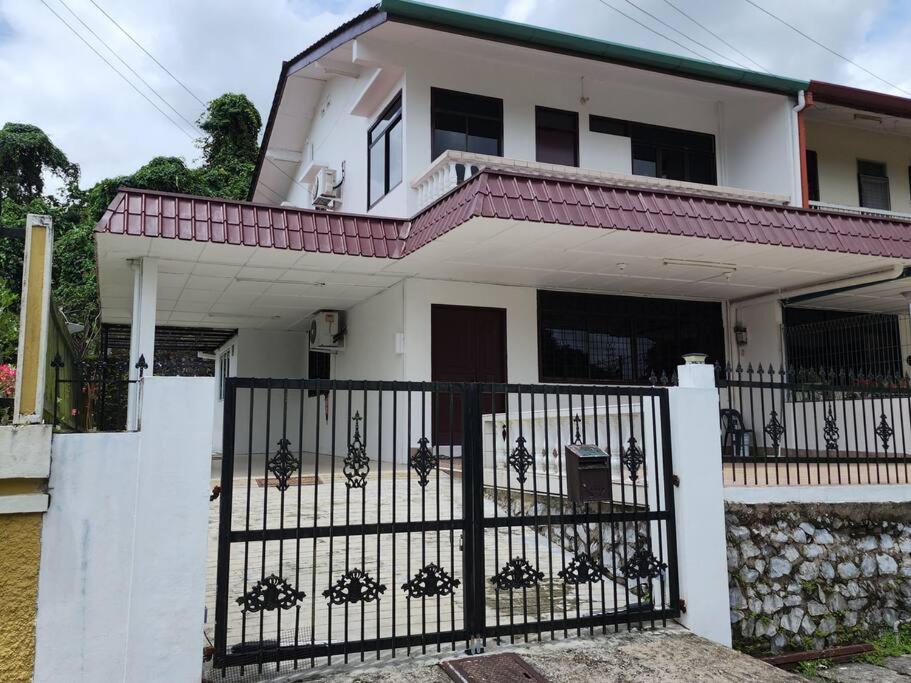 Home in Westwood Kuching photo 1