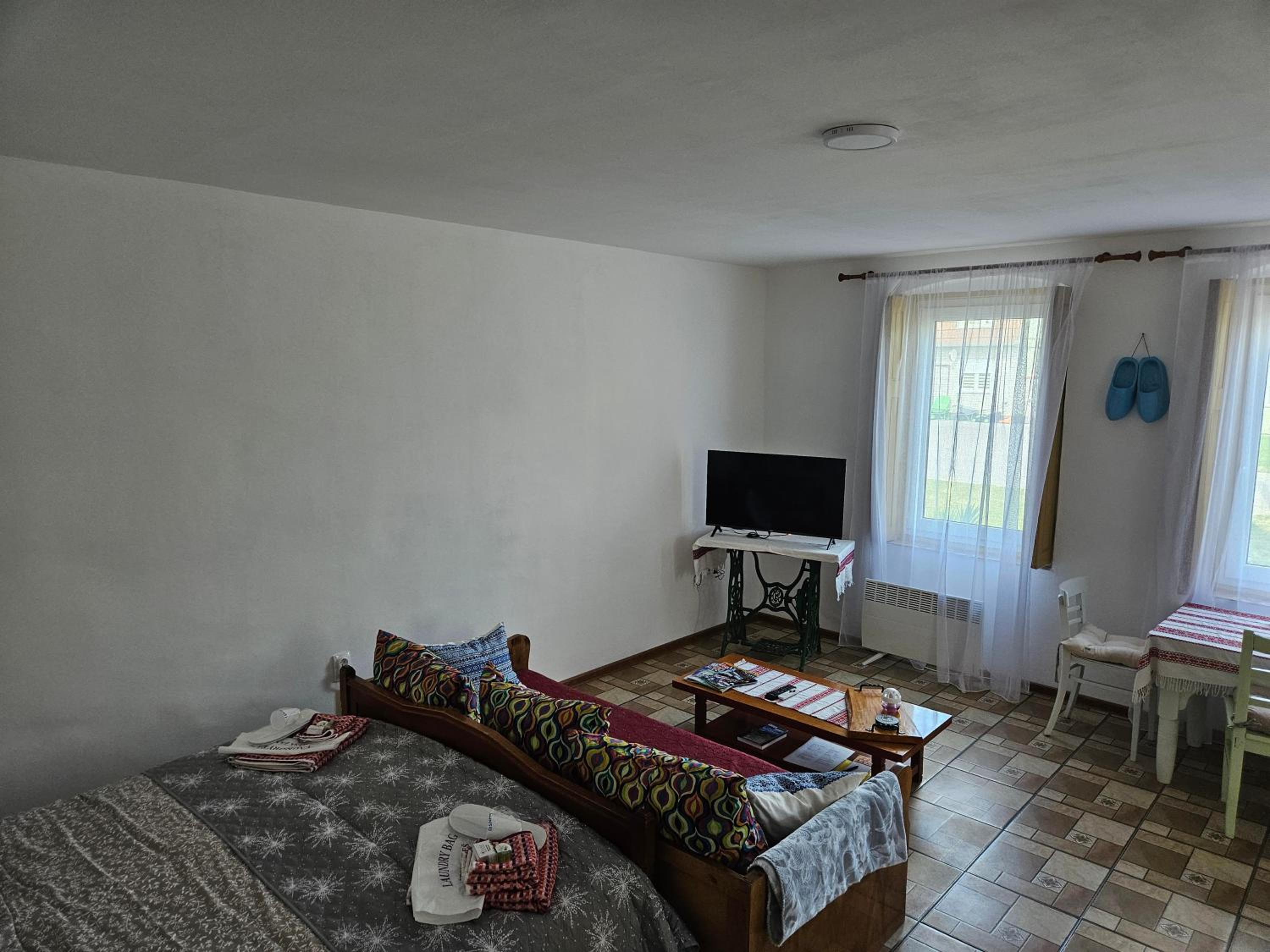 Photo 8