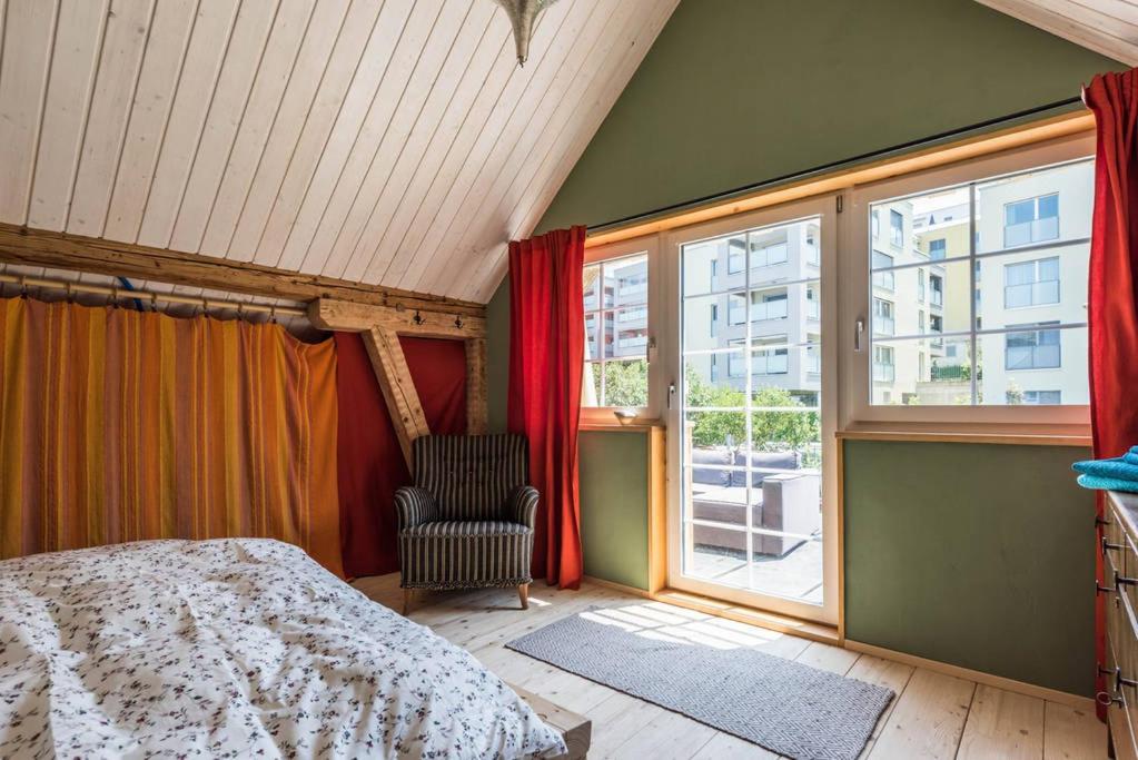 Farbige Wohnung Zentral