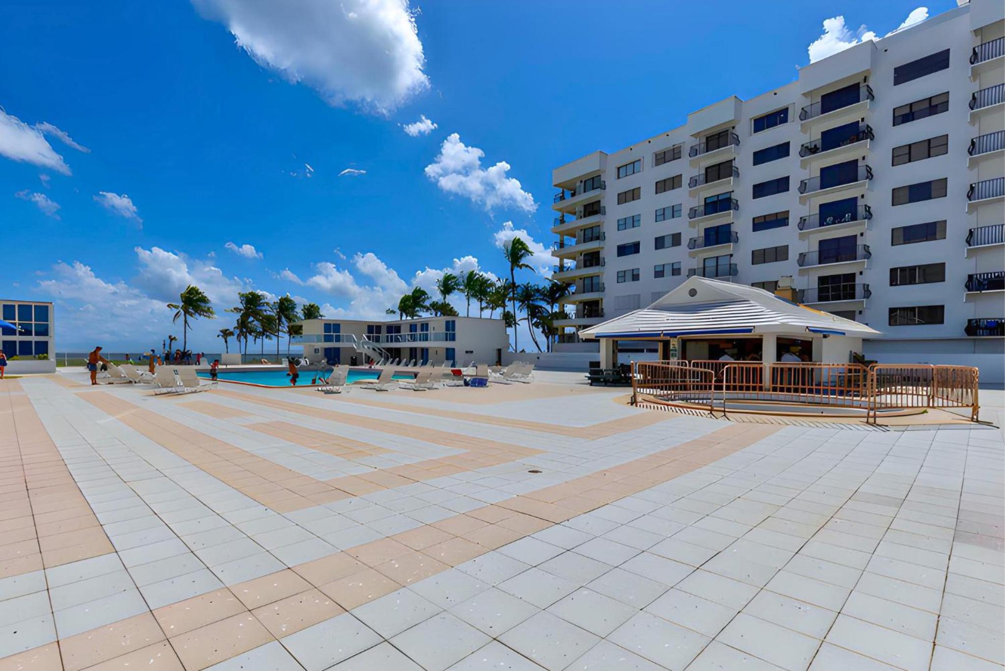 SeaStays ~ Oceanfront Apartments view 5