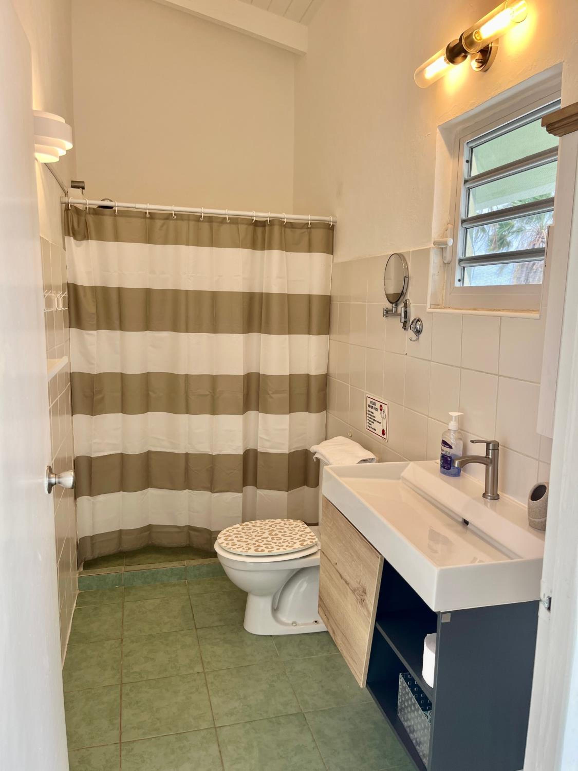Lagoon Ocean Resort 2 bdrm/2bath with beach access