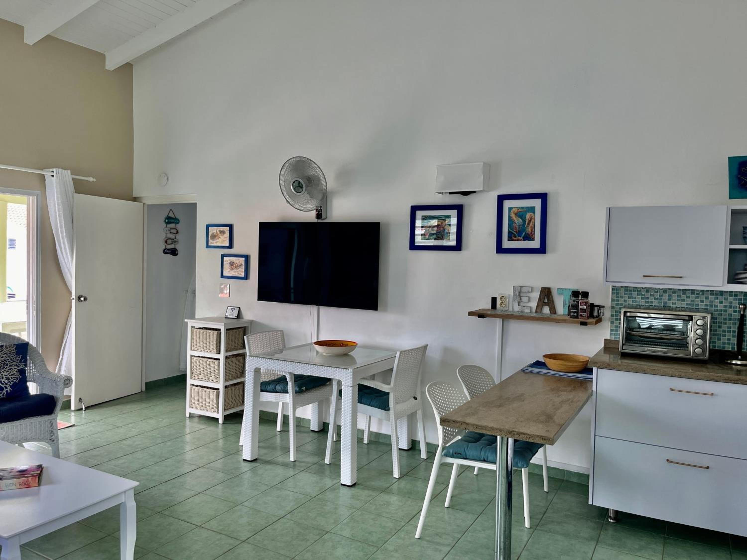 Lagoon Ocean Resort 2 bdrm/2bath with beach access
