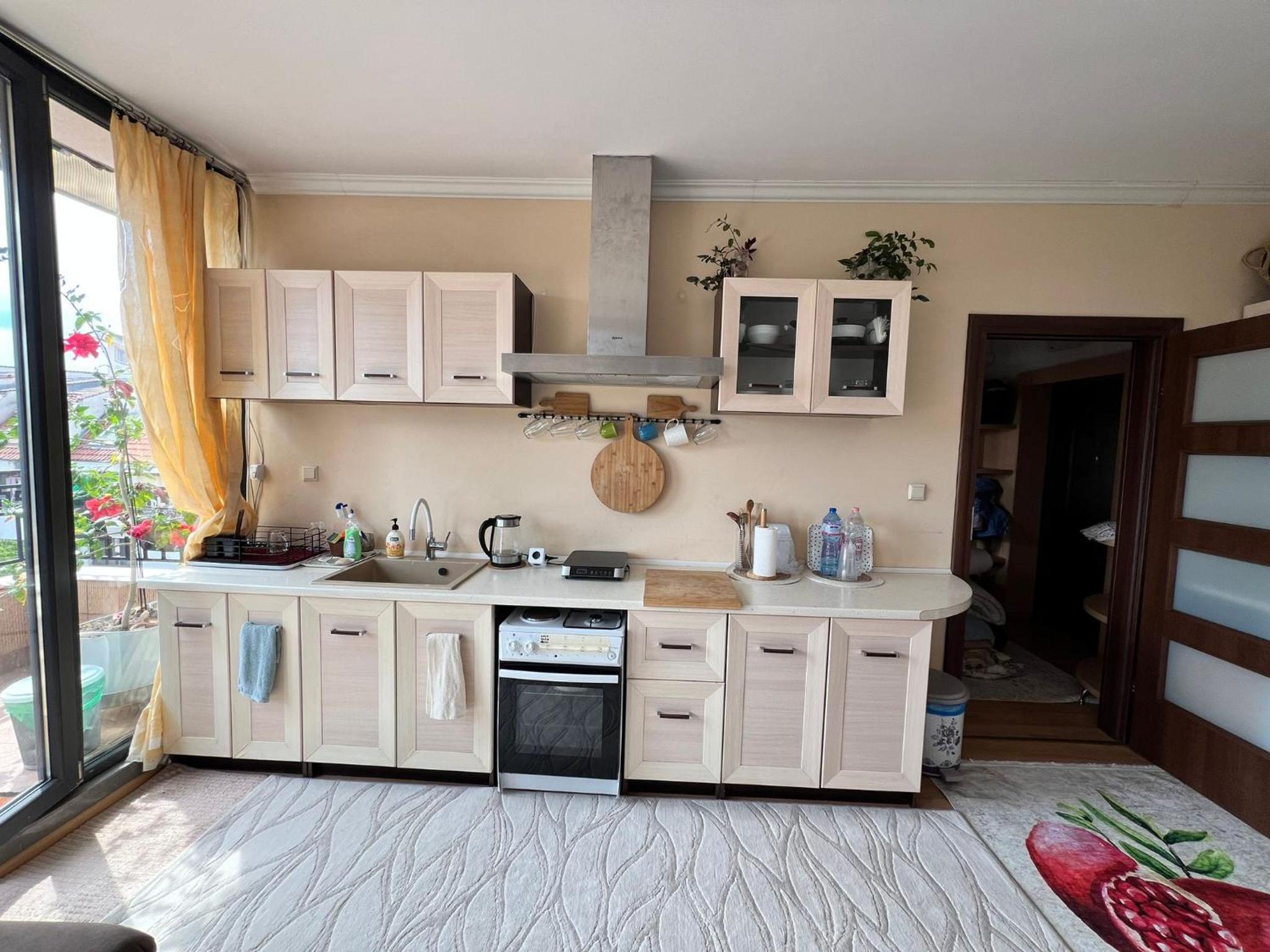 Kazanlak DOWNTOWN Central Apartment Guesthouse with Full Kitchen, Panoramic Views, Self Check-in & Free Parking, Best Value!