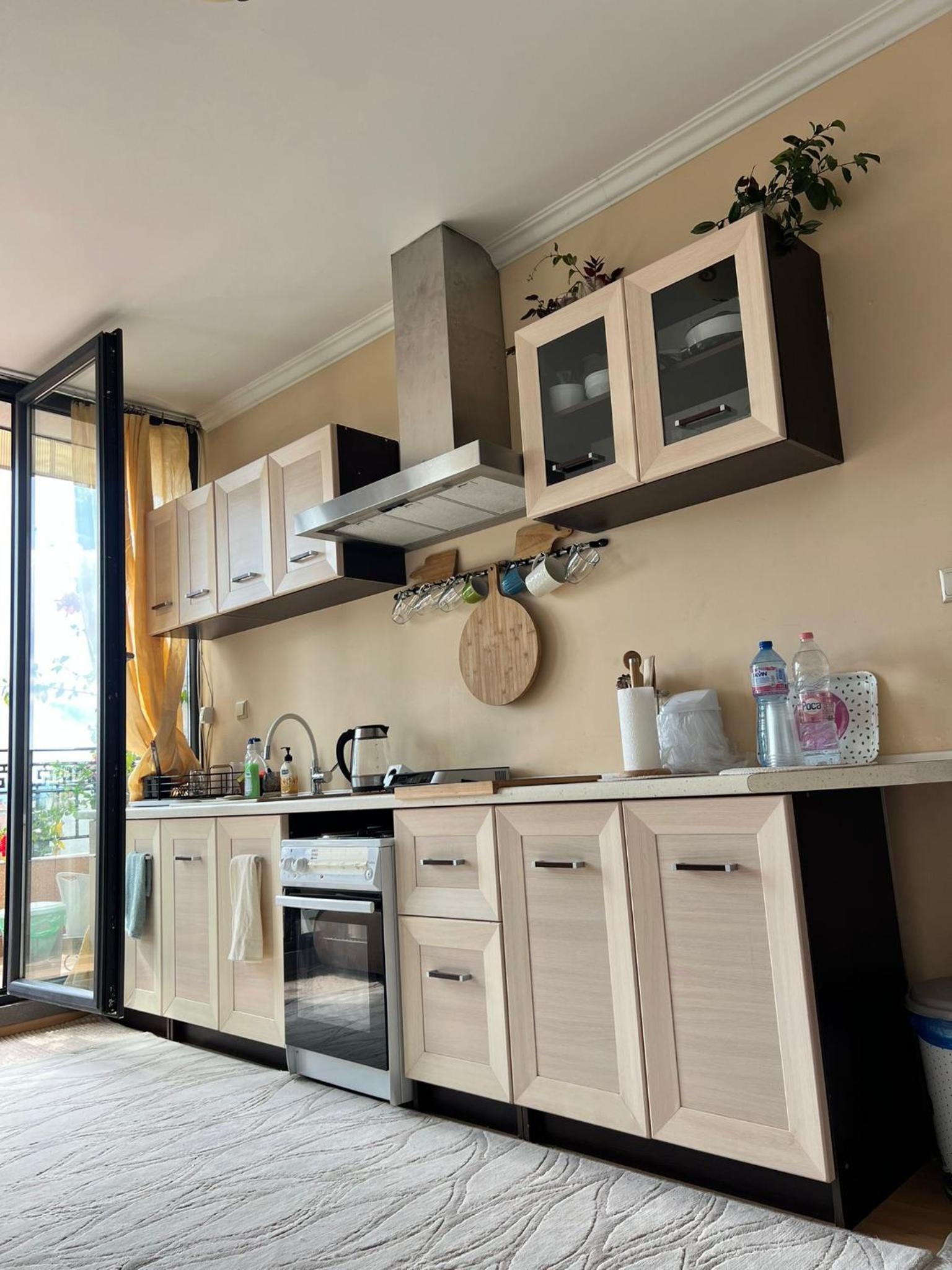 Kazanlak DOWNTOWN Central Apartment Guesthouse with Full Kitchen, Panoramic Views, Self Check-in & Free Parking, Best Value!
