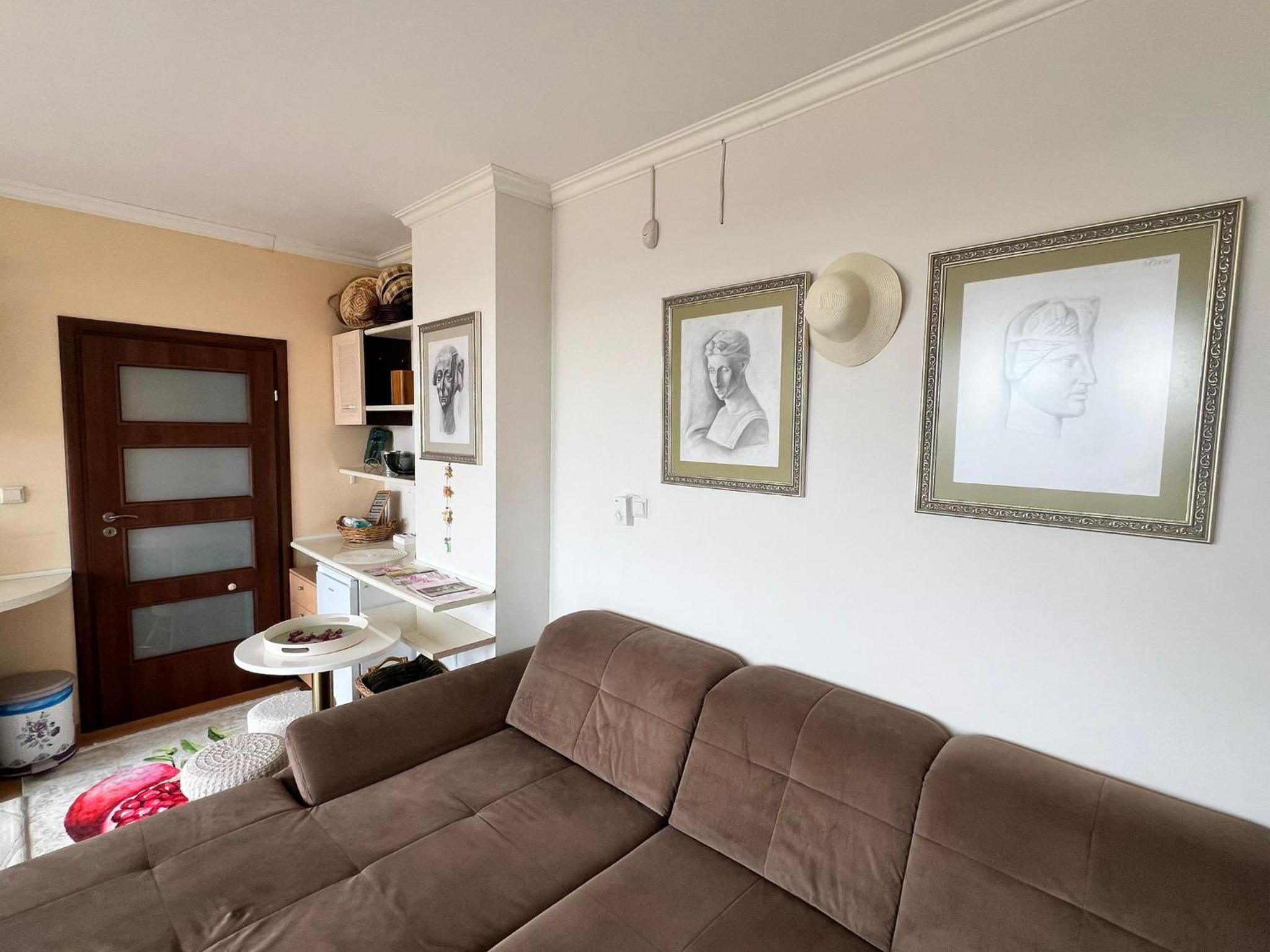Kazanlak DOWNTOWN Central Apartment Guesthouse with Full Kitchen, Panoramic Views, Self Check-in & Free Parking, Best Value!