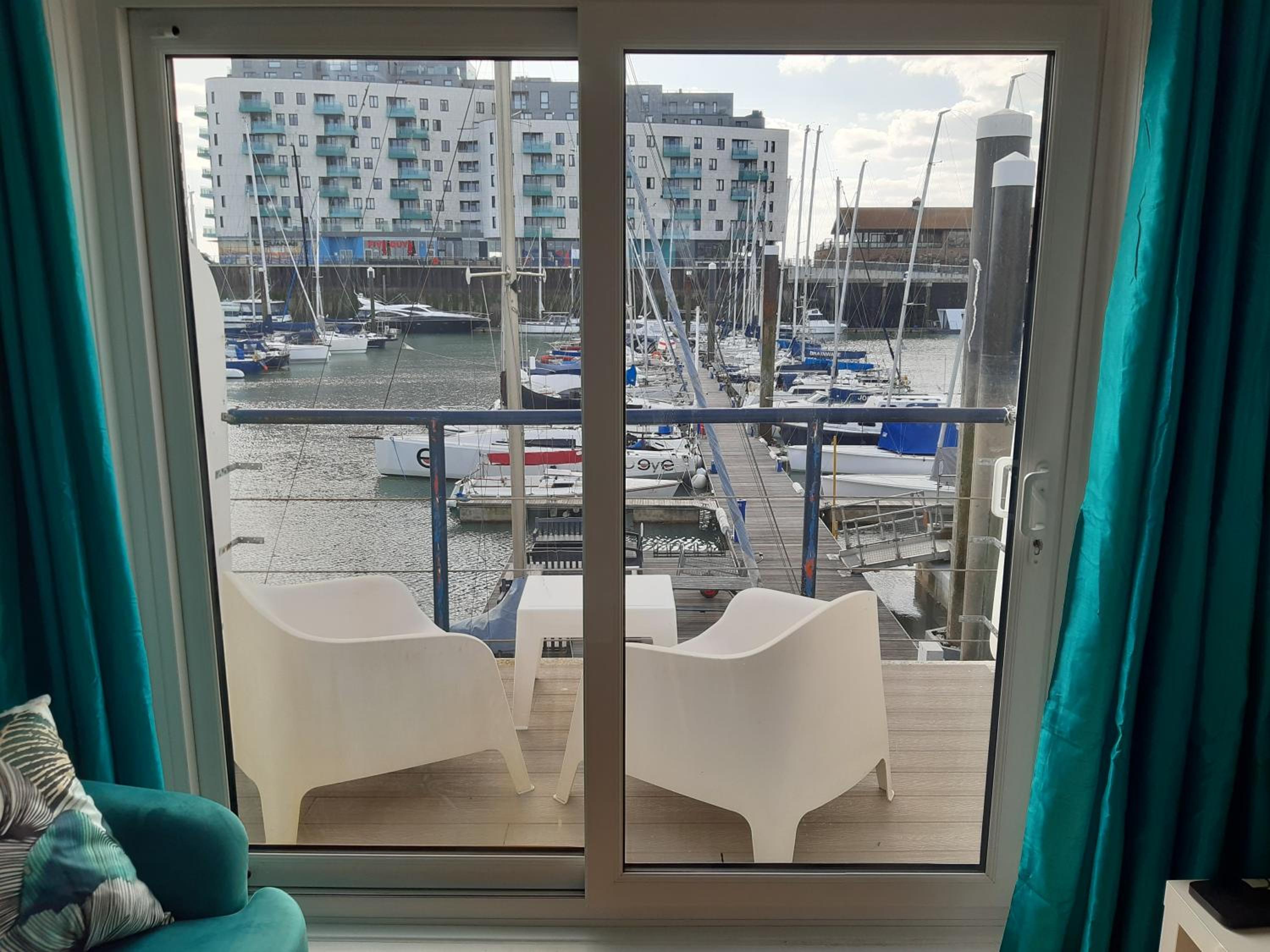 Chic apartment in the heart of Brighton Marina
