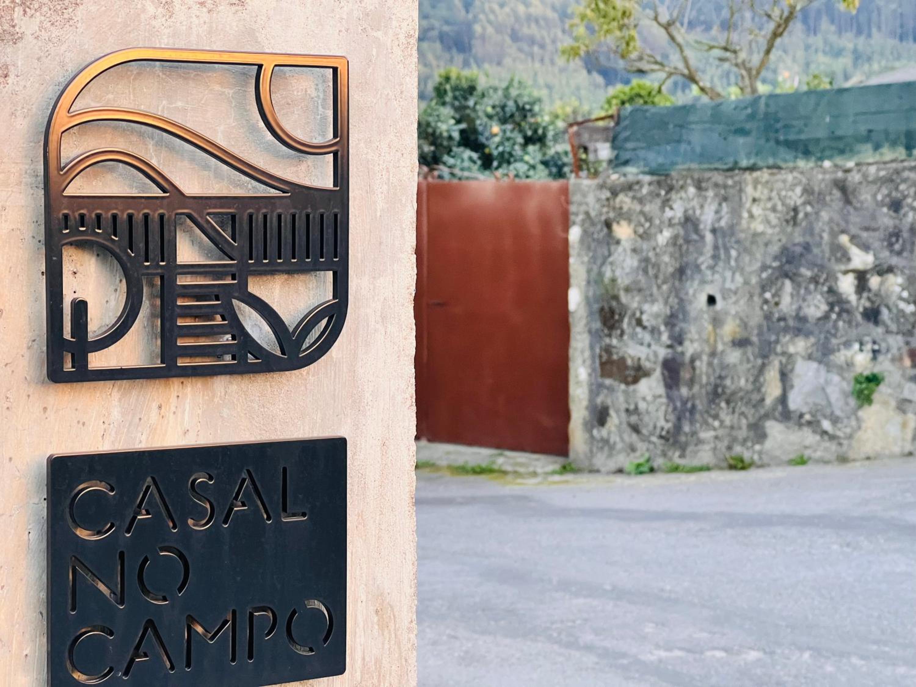 Just Like Home - Casal no Campo view 3
