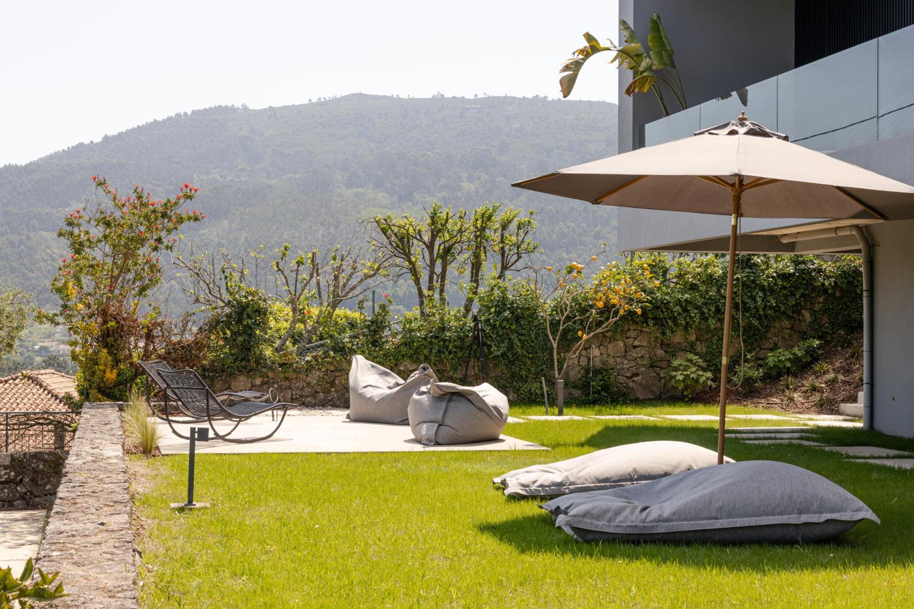Just Like Home - Casal no Campo view 5