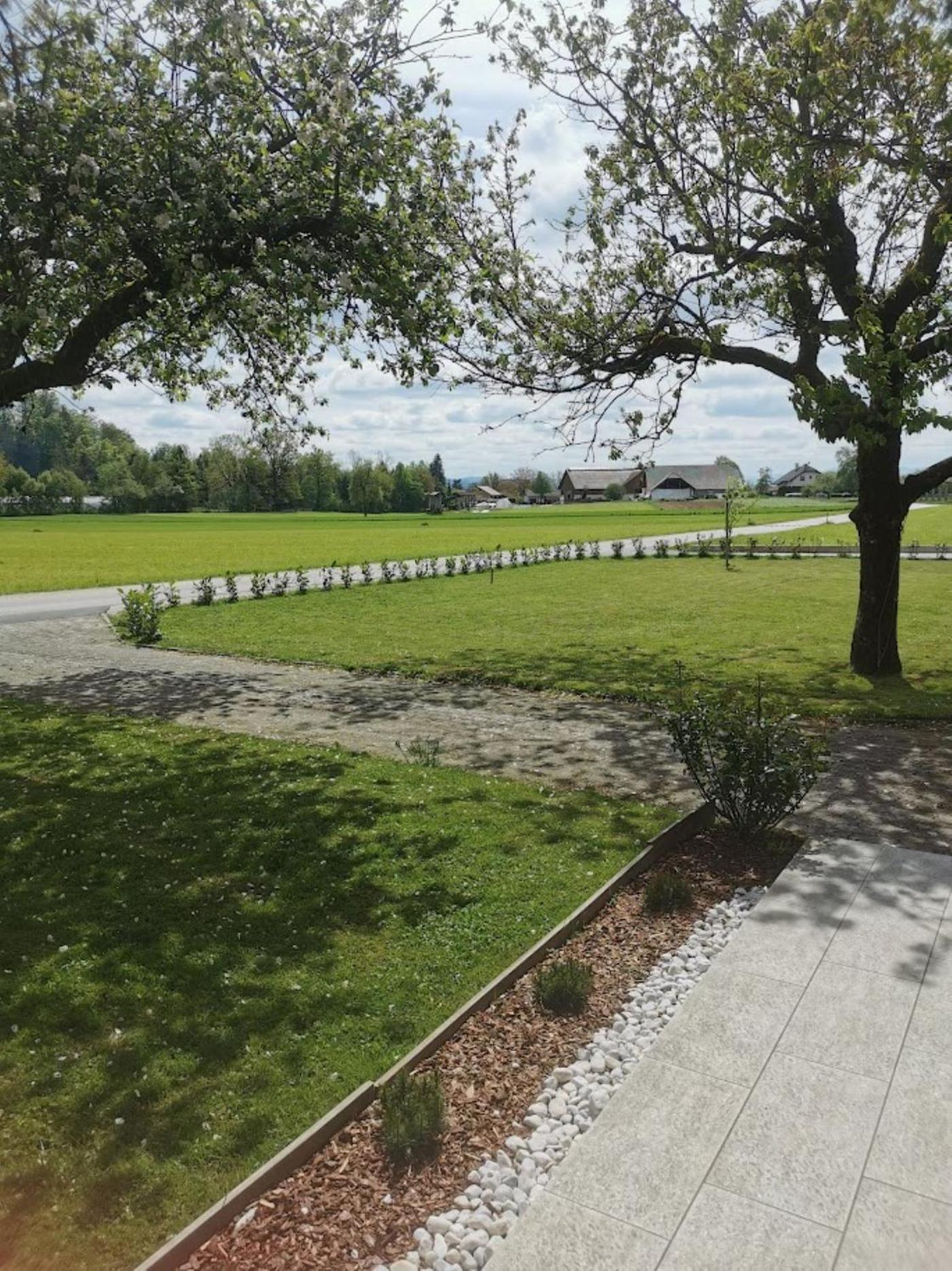 Artemida Apartment near Arboretum and Golf view 5