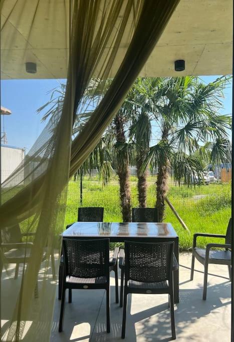 Nina's house & Yard 200m from beach Kaprovani