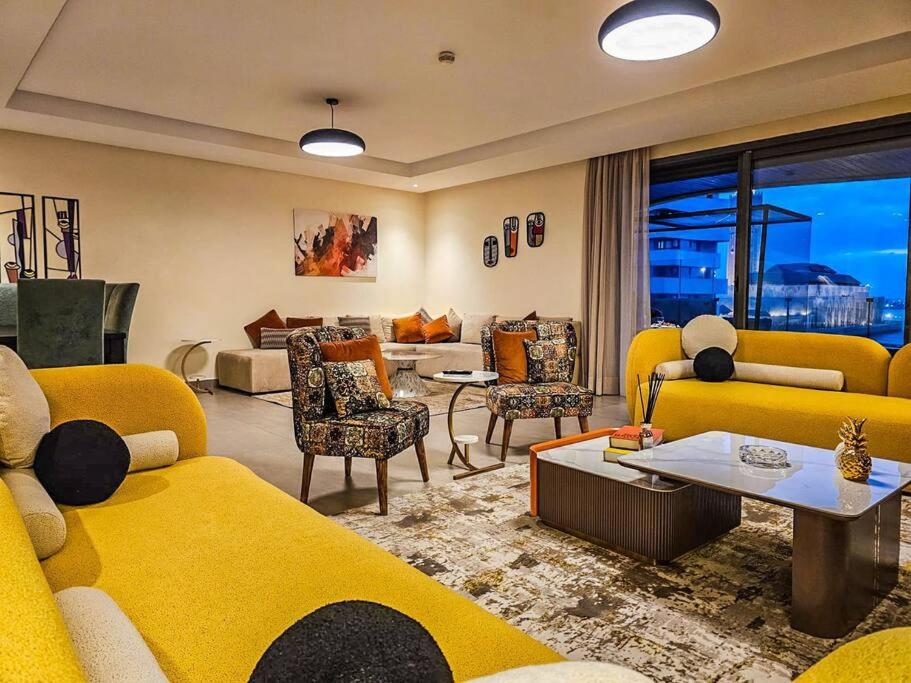 Stunning Apartment in Marina