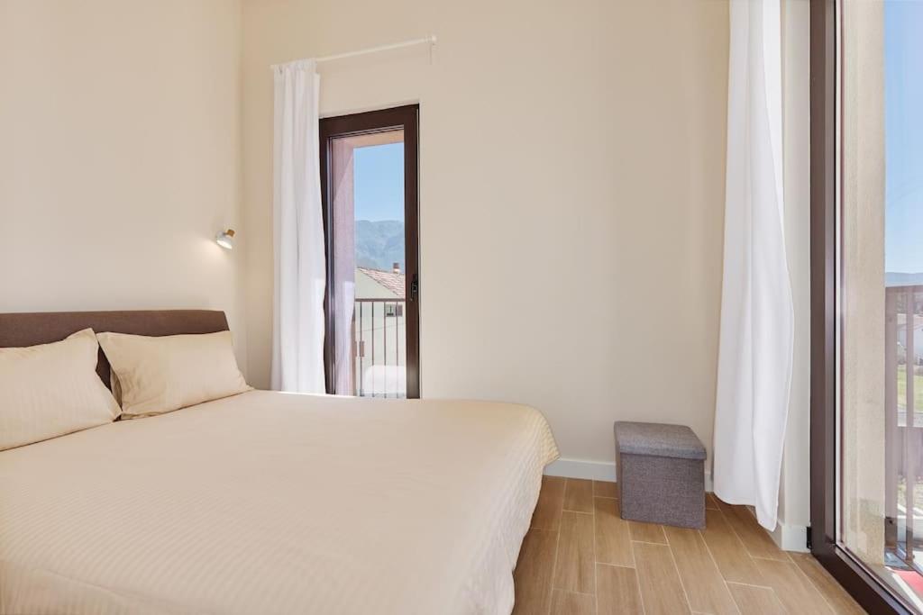 New! Modern & Spacious 3 Bedroom apartment! view 2
