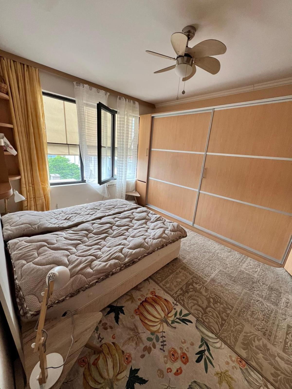 Kazanlak DOWNTOWN Central Apartment Guesthouse with Full Kitchen, Panoramic Views, Self Check-in & Free Parking, Best Value!