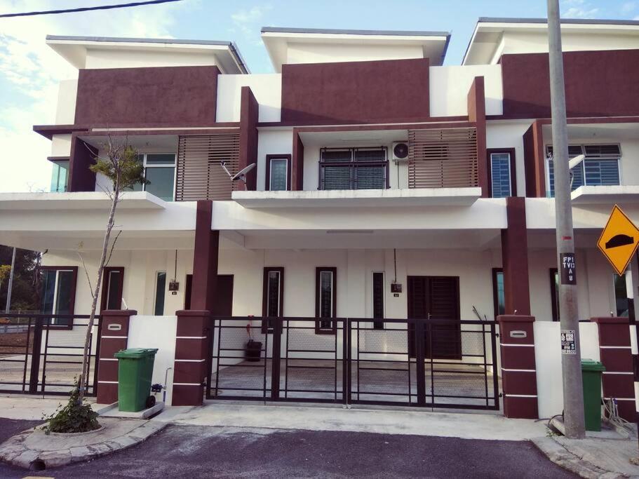 Aufa Alor Setar Near HSB 4 airconds Wifi photo 1