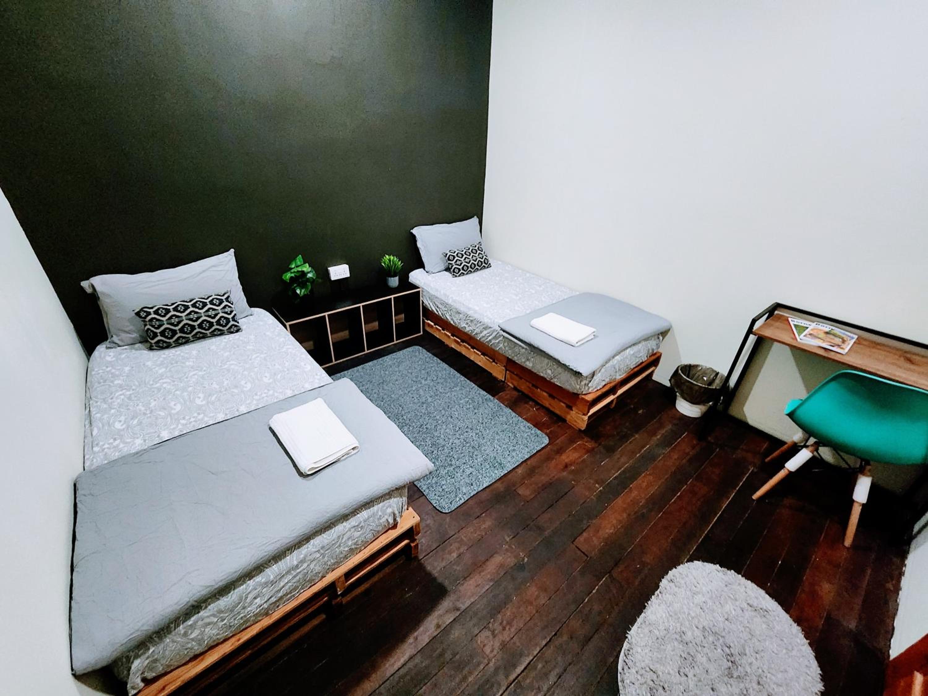 Upspot Kuching Waterfront Premium Hostel