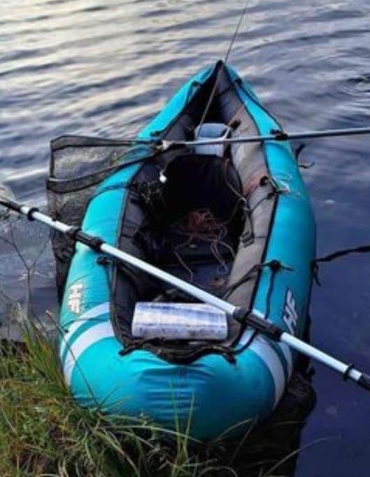 Majoitu joen rannassa
