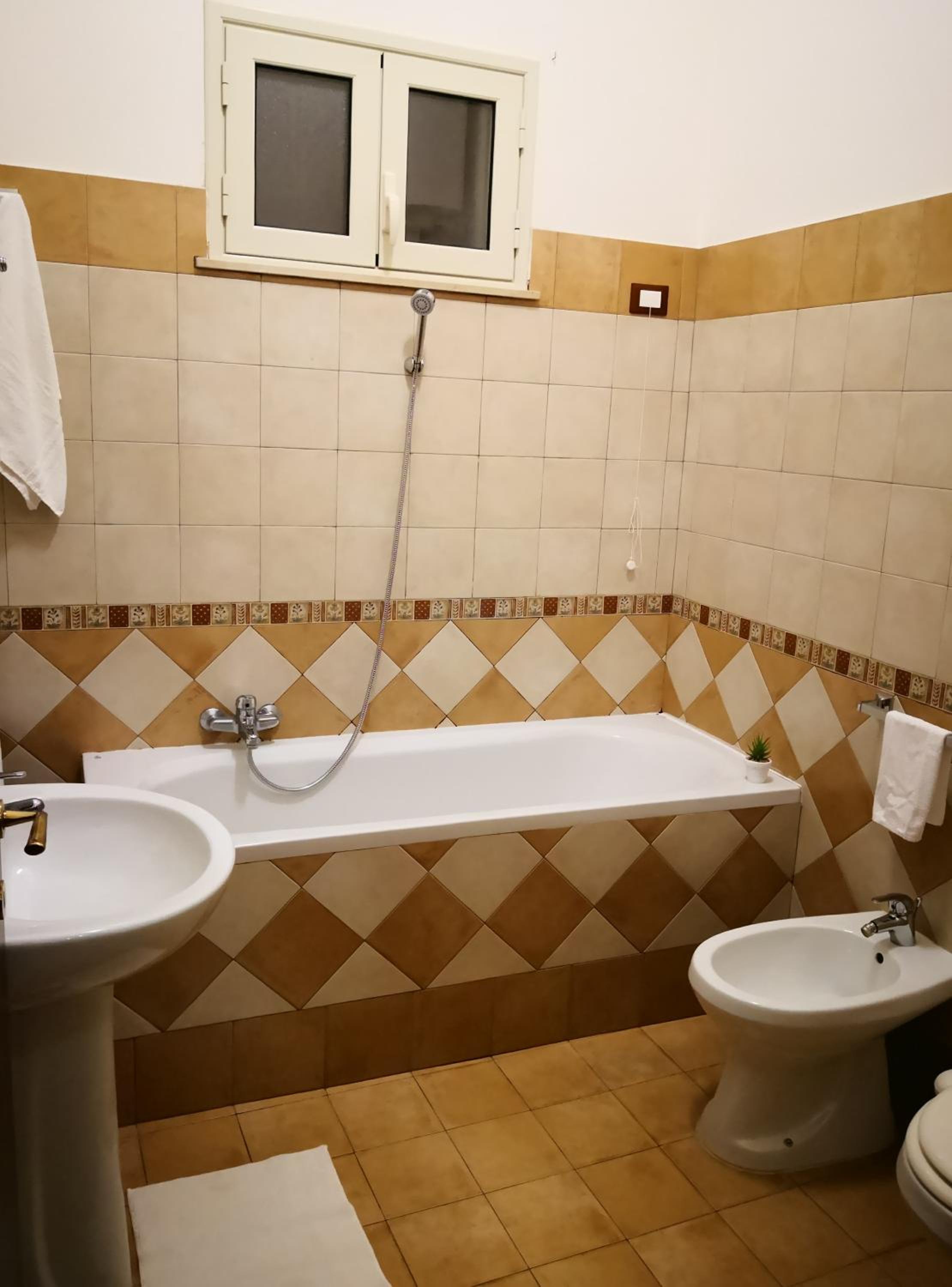 Ficus house en Noto — bathroom