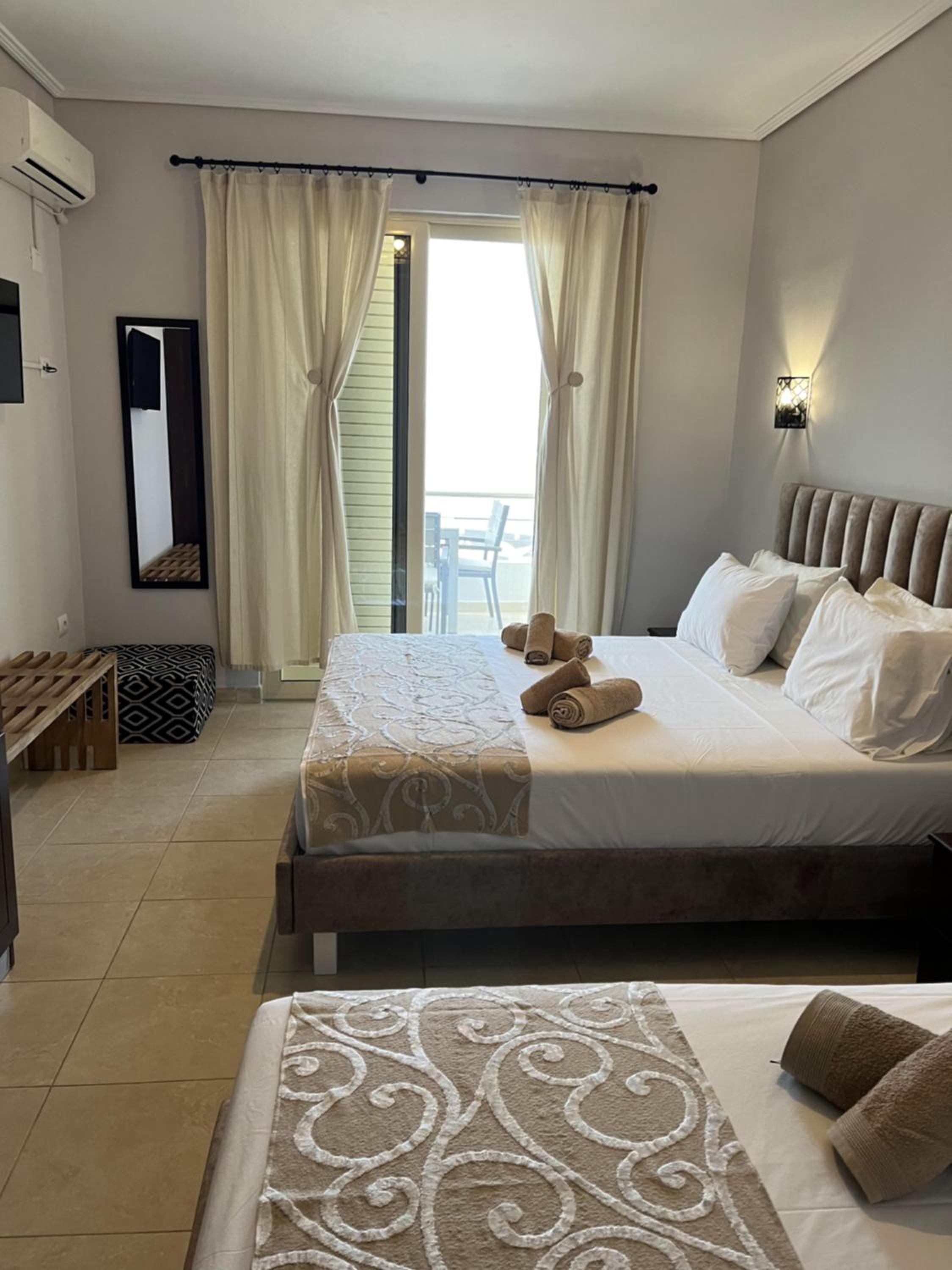 Bluemoon Suites Sarande