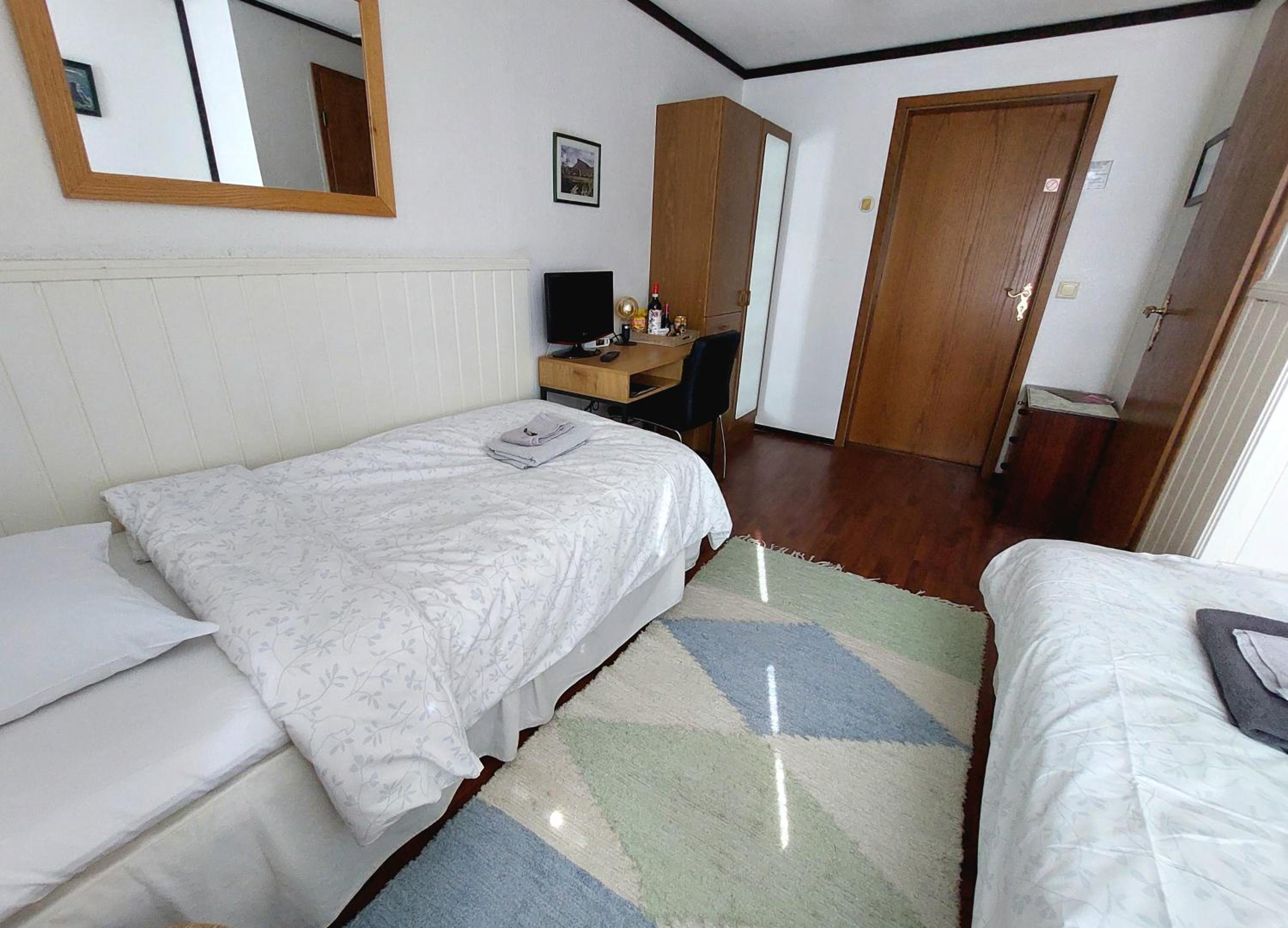 Cronin's Guesthouse Bed & Breakfast
