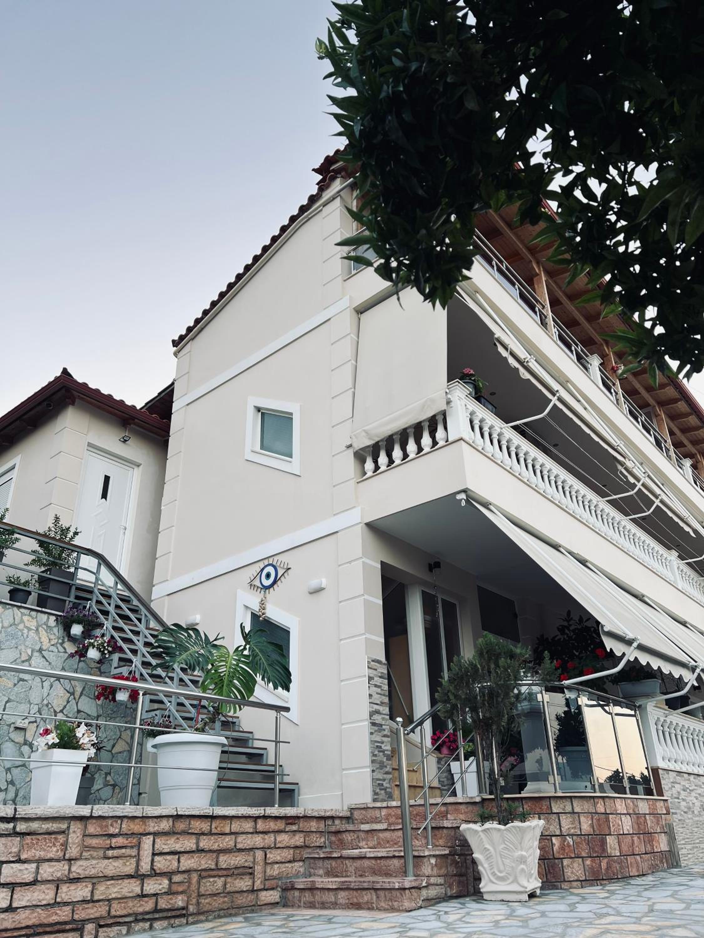Amazing familiar apartments and rooms