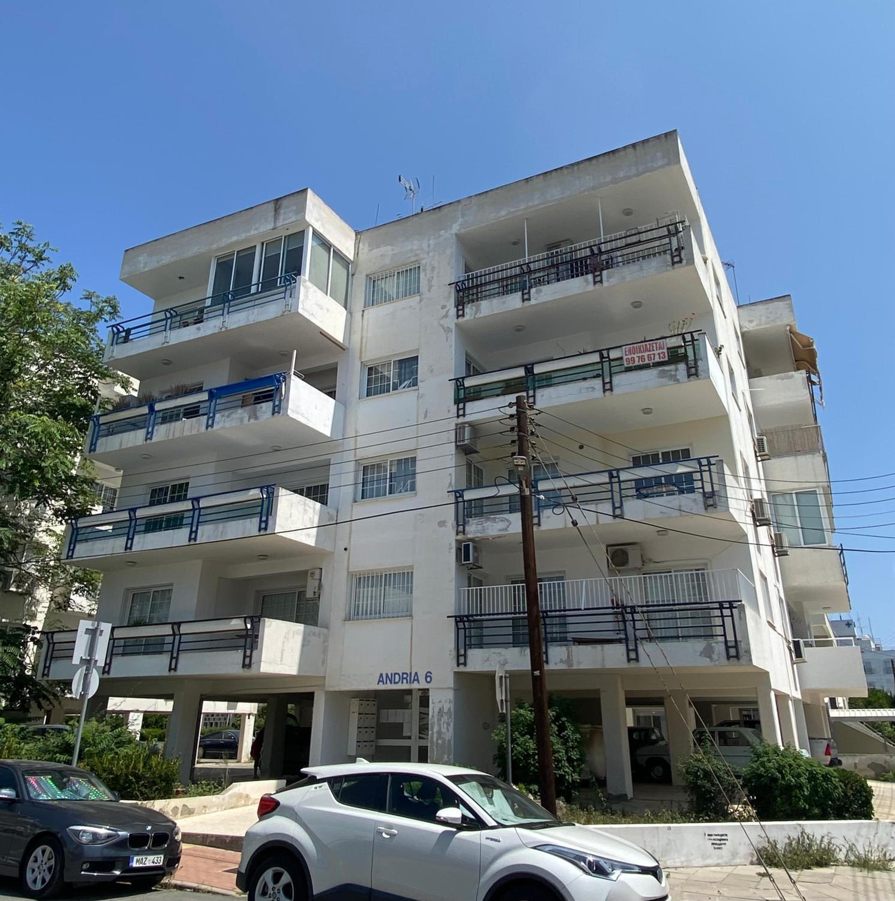 Sunny 2 bedroom flat in Engomi