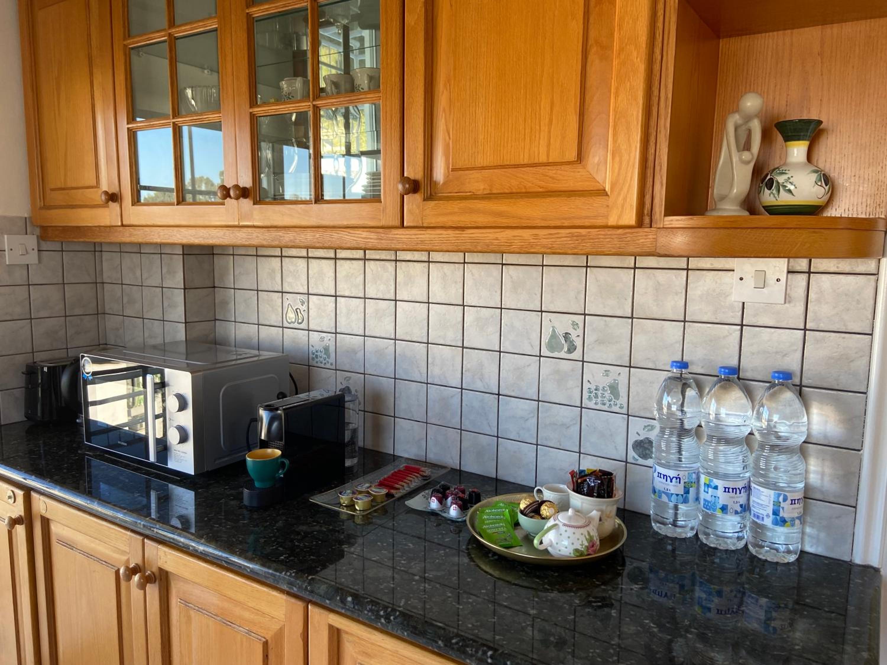 Sunny 2 bedroom flat in Engomi