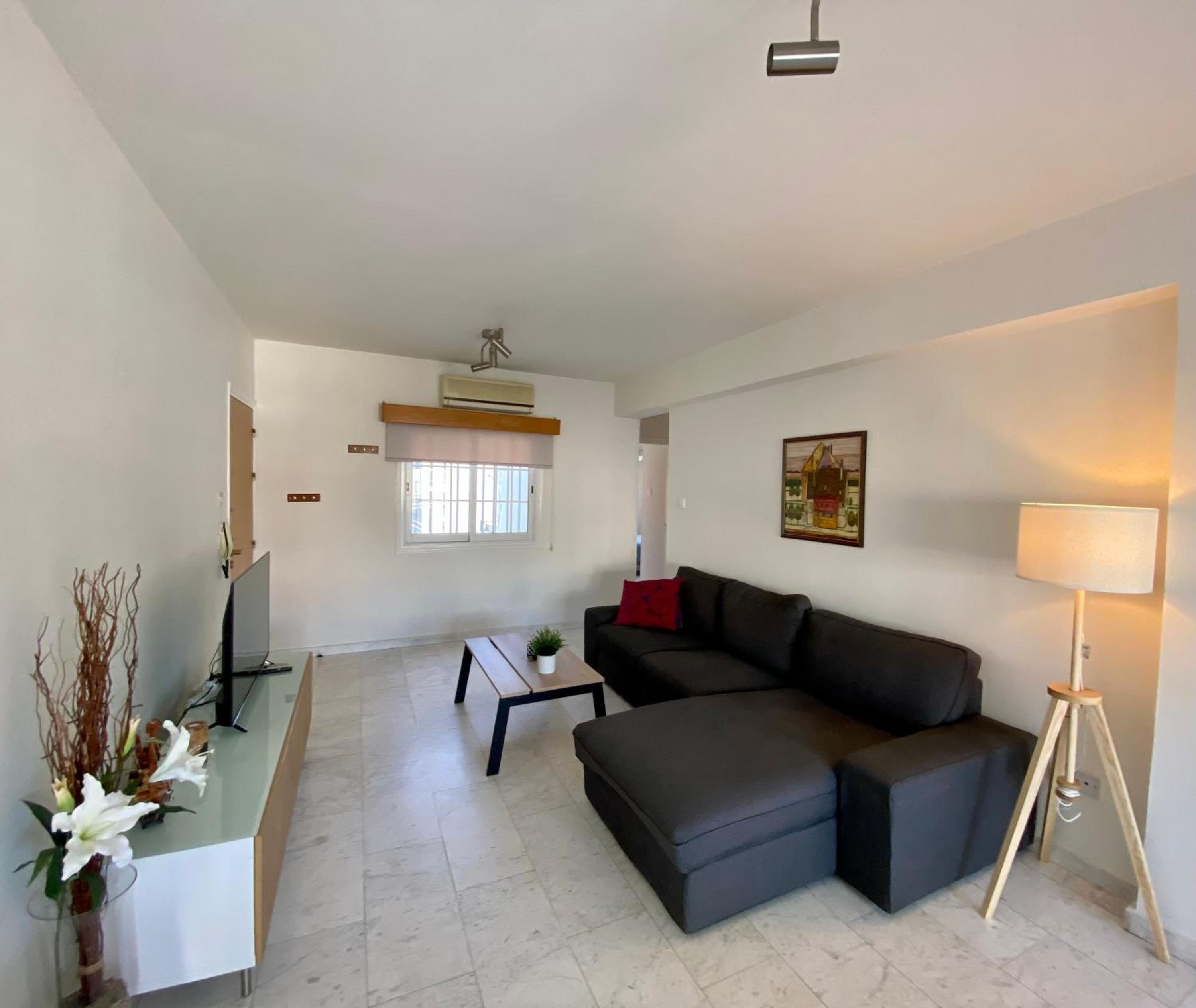 Sunny 2 bedroom flat in Engomi