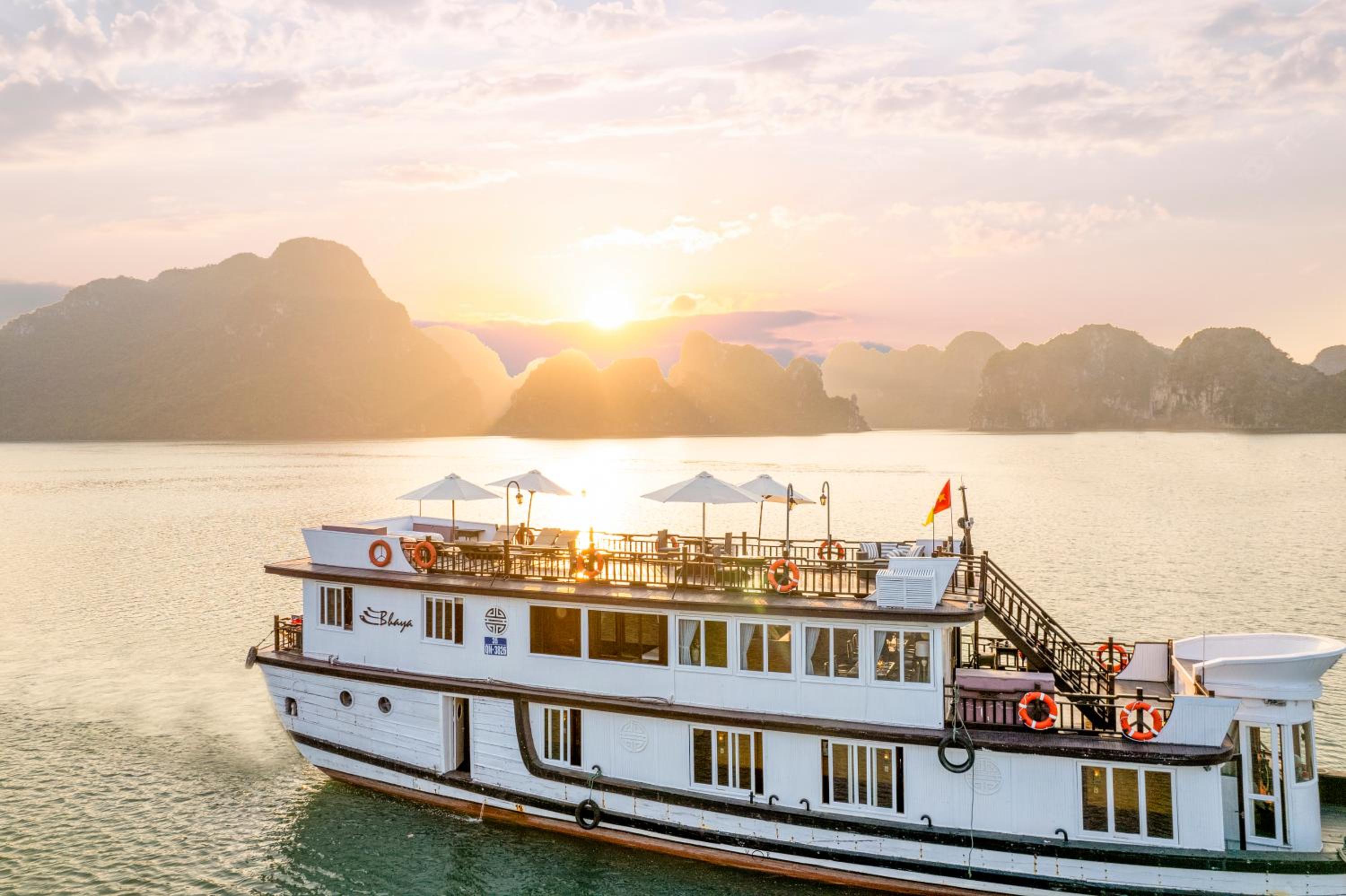 Bhaya Legend Cruises view 4