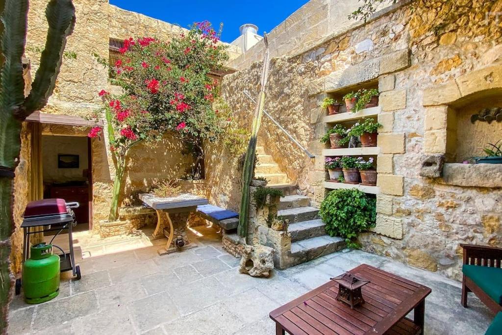 Mandy - An authentic 400 year old Gozo farmhouse view 3