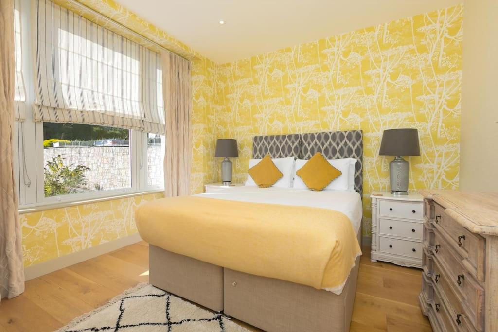 Luxury Lumière, sea views, 3 bedrooms, parking view 2