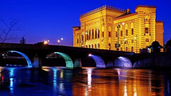 Latin Bridge Sarajevo - 3 Room Apartment, 80m2 in Villa with free private parking - Old Town Sarajevo